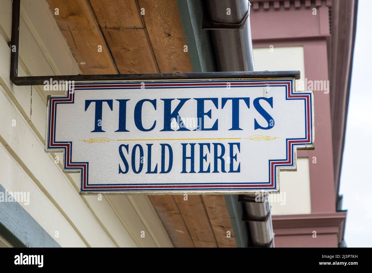 Panneau de la billetterie du chemin de fer White Pass and Yukon route à l'extérieur de la gare de Skagway Alaska Banque D'Images
