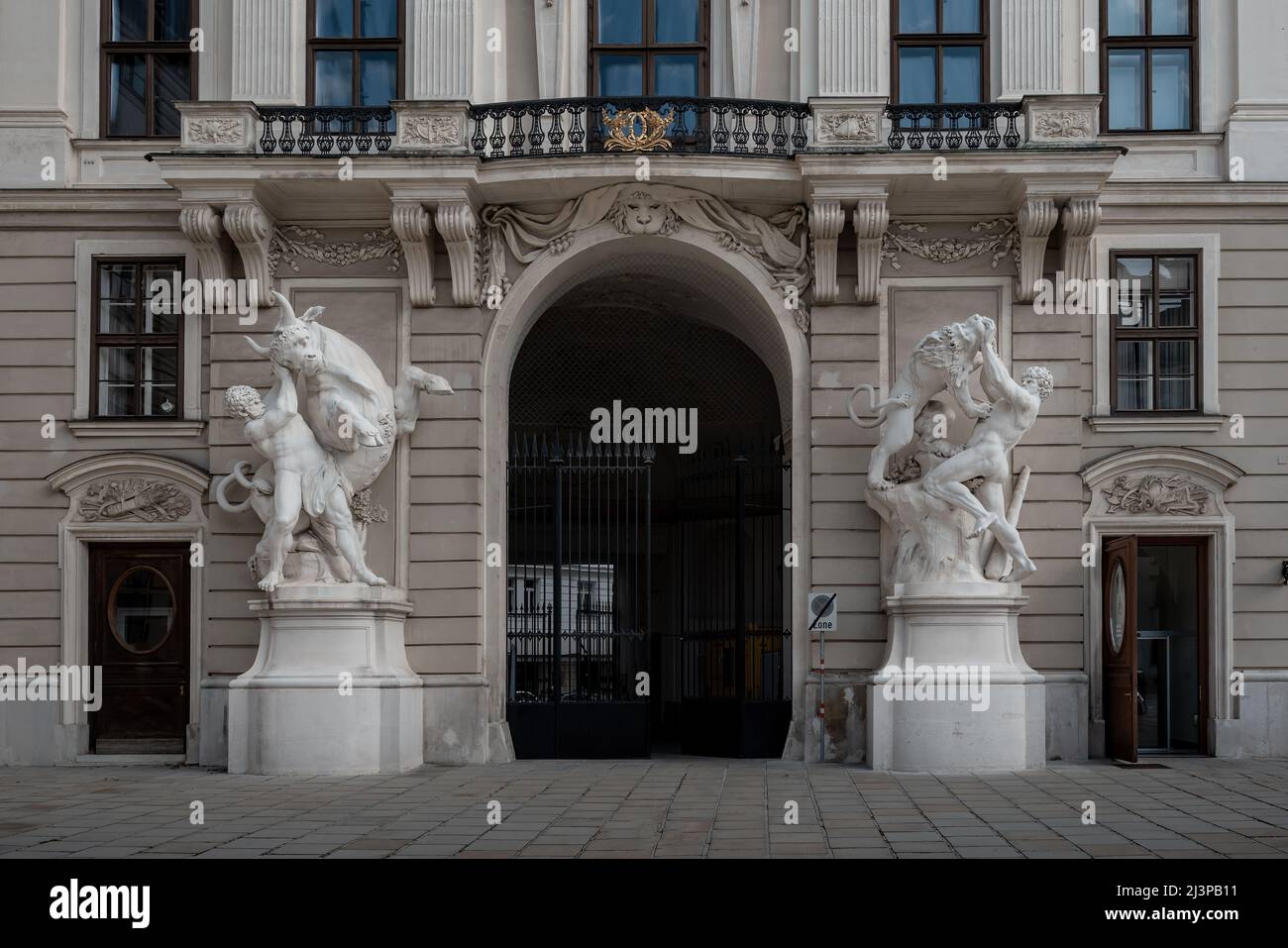 Statues Hercules à la porte du palais Hofburg - Vienne, Autriche Banque D'Images