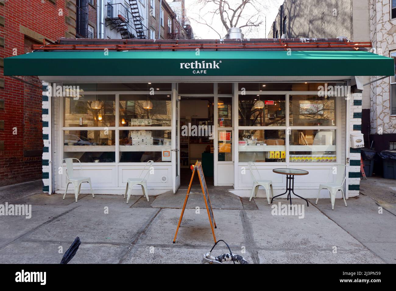 [Boutique historique] Repensez Cafe, 154 Clinton Ave, Brooklyn, New York photo d'un restaurant à la carte à Clinton Hill. Banque D'Images