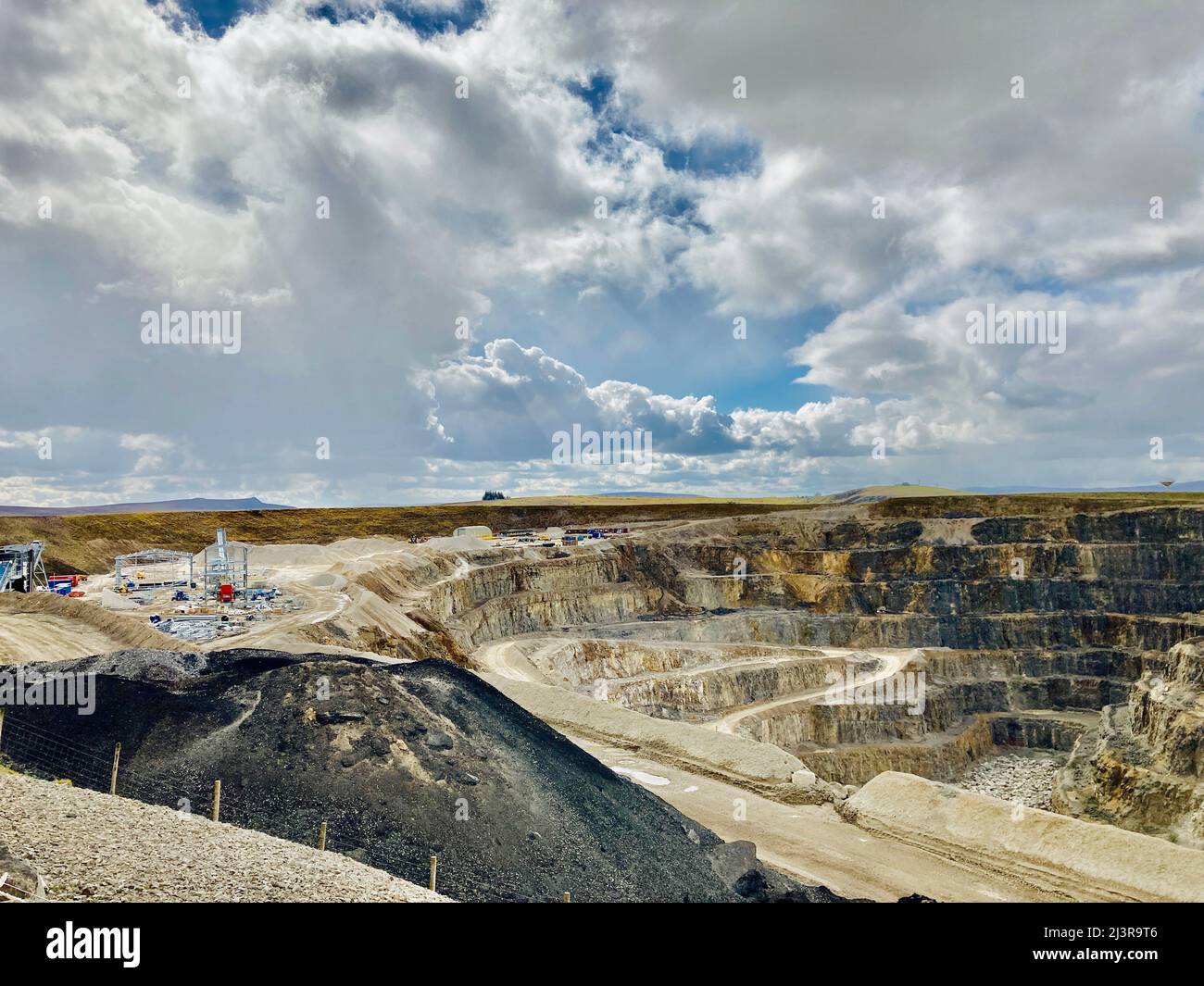 Coldstones Quarry, de Hanson Aggregates, du Groupe de ciment de Heidelber, produit des granulats et de l'asphalte pour l'industrie de la construction. Pateley Bridge, Royaume-Uni. Banque D'Images