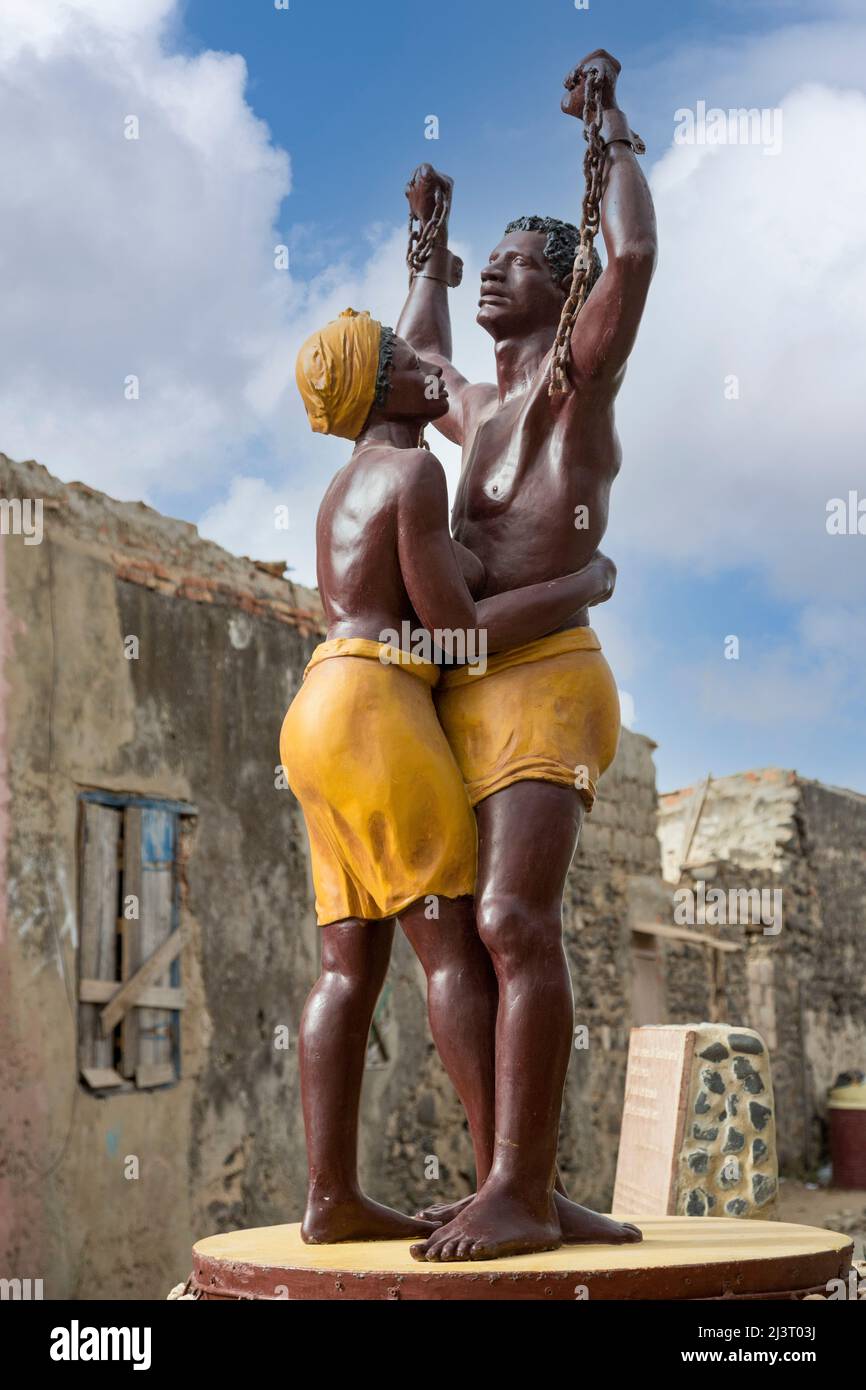 Statue commémorant la fin de l'esclavage, l'île de Gorée, au Sénégal. Banque D'Images