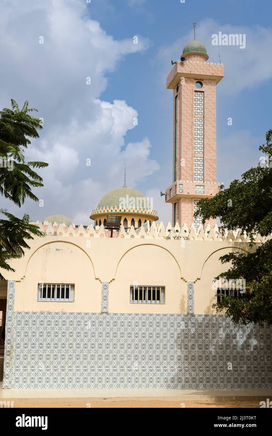 Sénégal, Tivaouane. Zawiya, mosquée, et Minaret d'Alhaji Malik Sy. Banque D'Images
