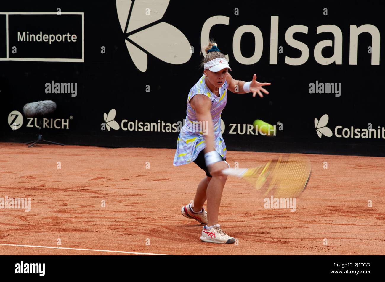 Laura Pigossi du Brésil pendant le match de demi-finale contre la Colombie Camila Osorio à la Copa Colsanitas du tournoi WTA à Bogota, Colombie, 9 avril 2022. Tatjana Maria d'Allemagne jouera contre le brésilien Laura Pigossi dans la finale. Photo de: CHEPA Beltran/long Visual Press Banque D'Images