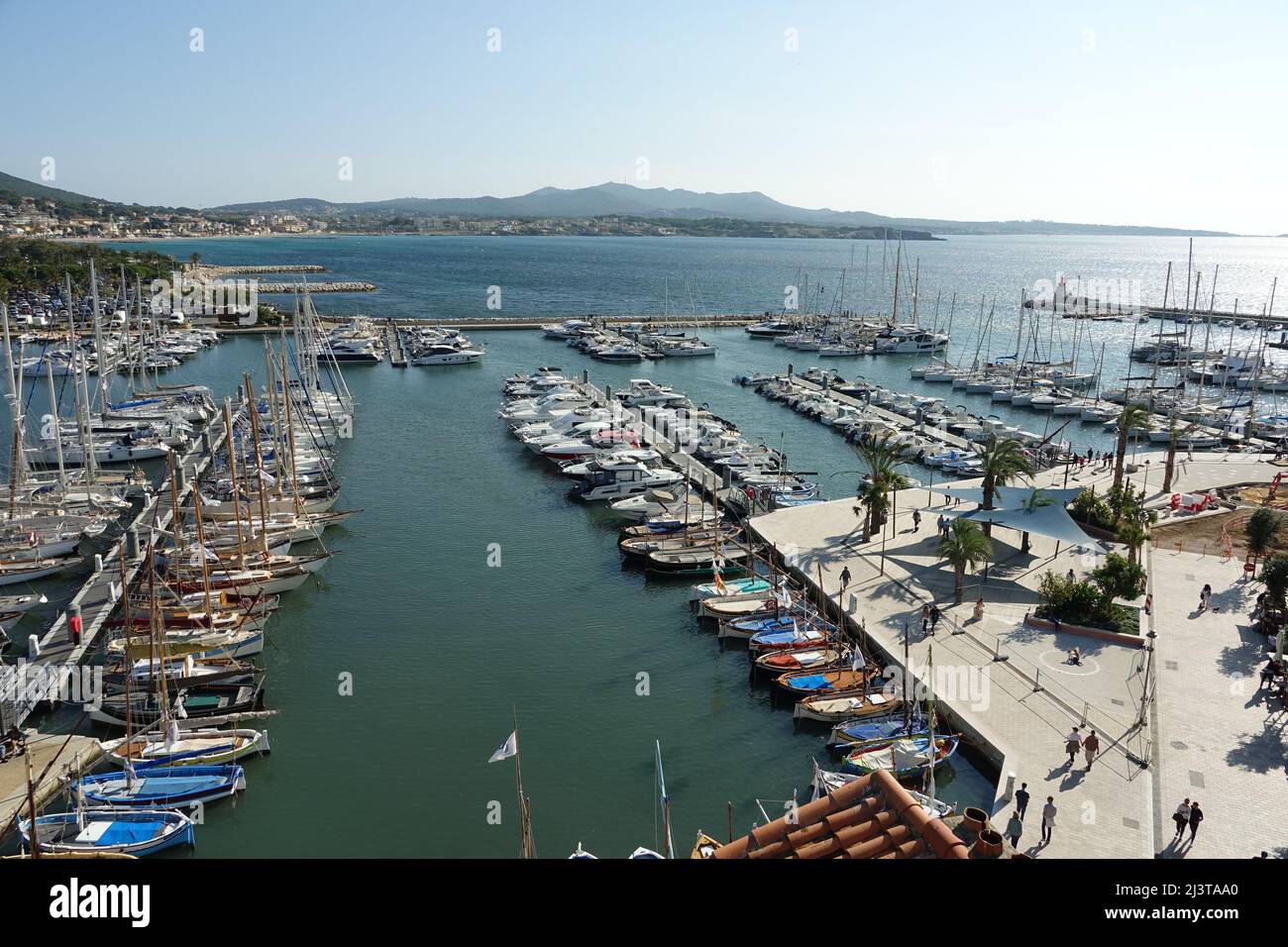 Vue depuis le sommet de la tour médiévale de Sanary Banque D'Images