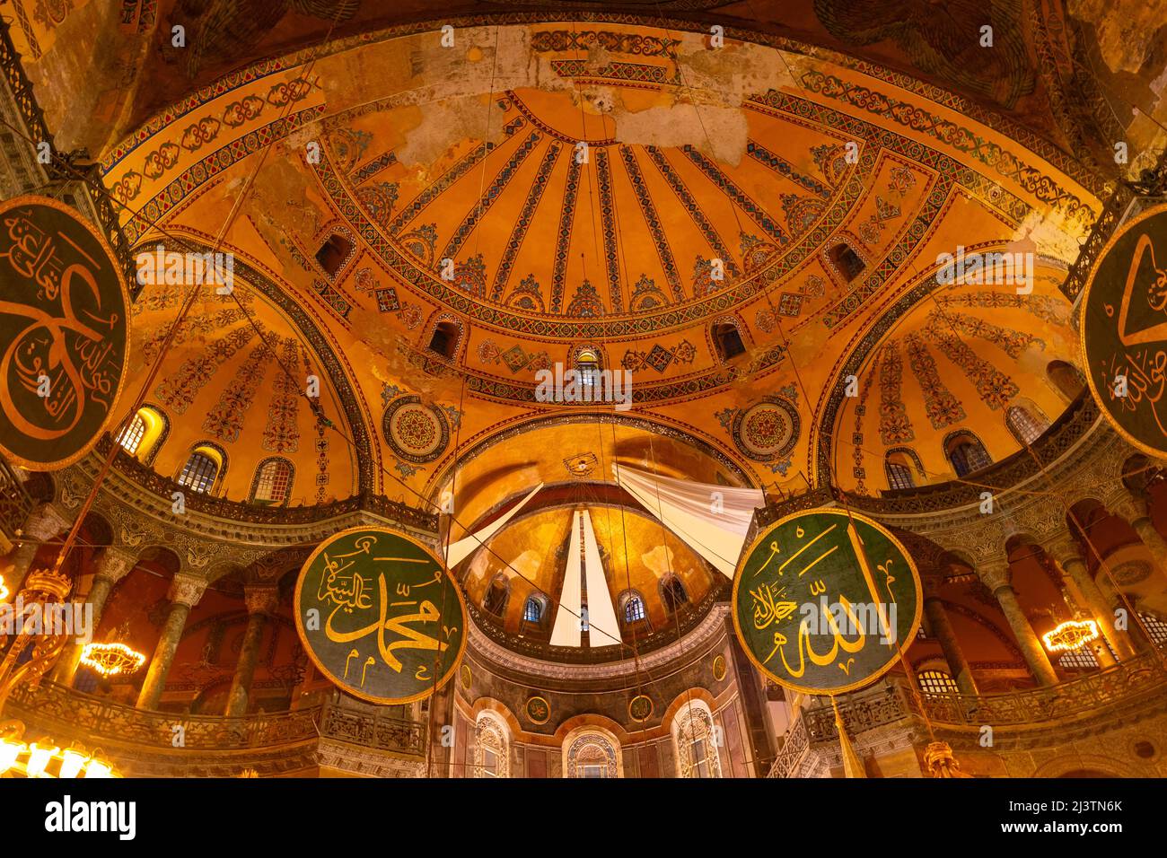 Photo islamique. Intérieur de la basilique Sainte-Sophie ou de la mosquée Ayasofya à Istanbul. Ramadan ou kandil ou lalat al-qadr ou kadir gecesi ou fond de phot islamique Banque D'Images