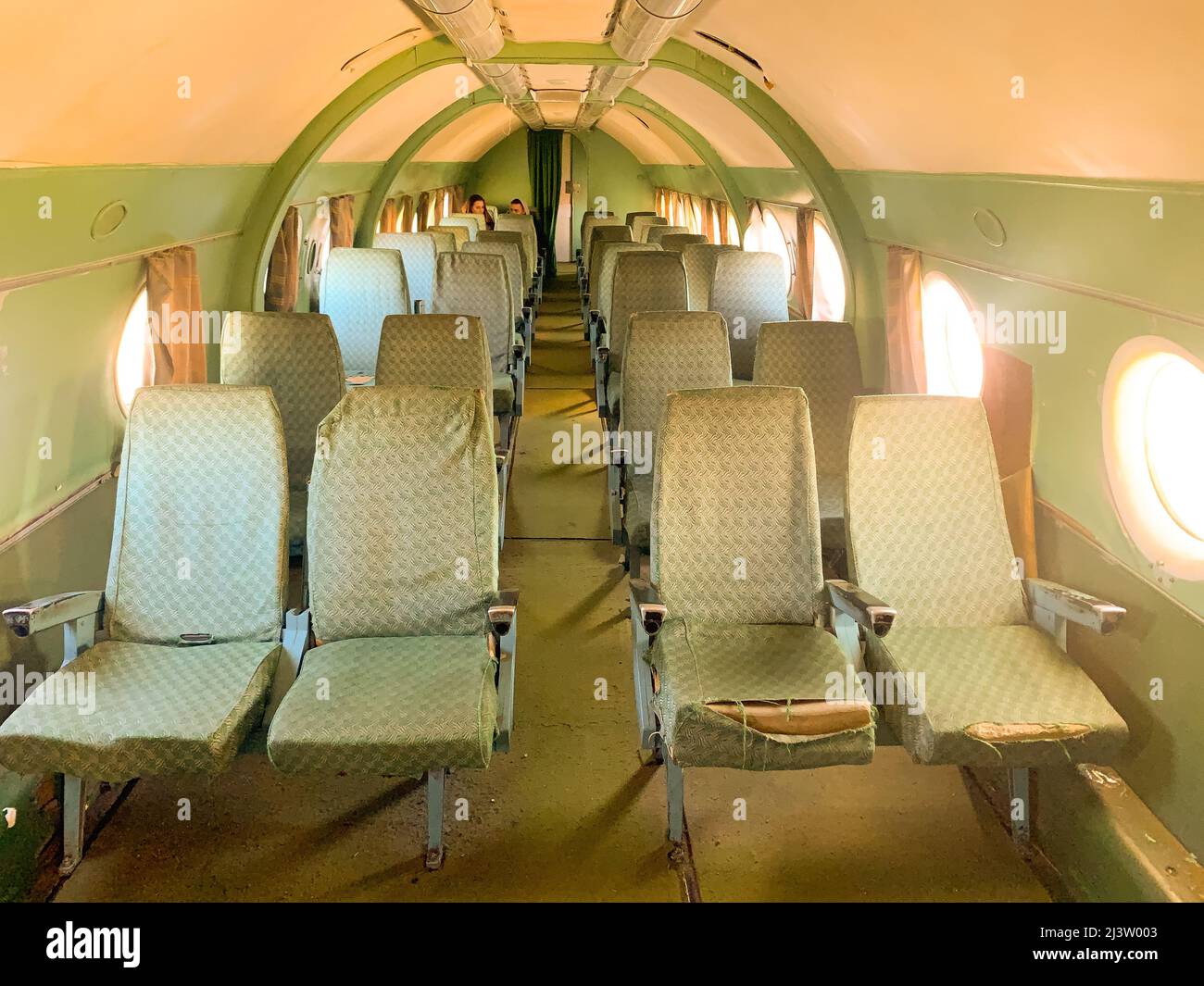 À l'intérieur d'un ancien avion abandonné Banque D'Images
