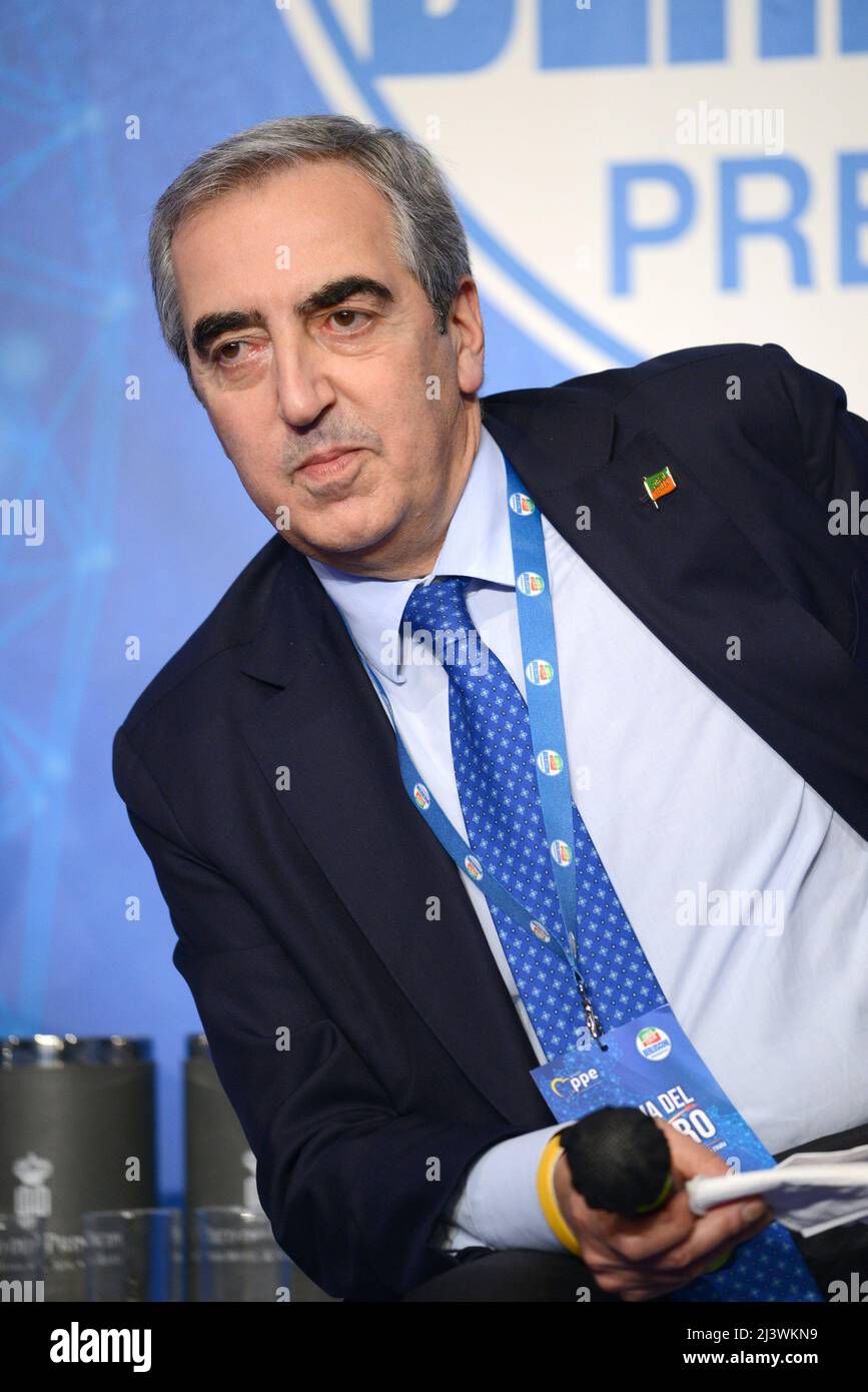 Rome, Italie. 08th avril 2022. Maurizio Gasparri, Forza Italie crédit: Agence de photo indépendante/Alamy Live News Banque D'Images