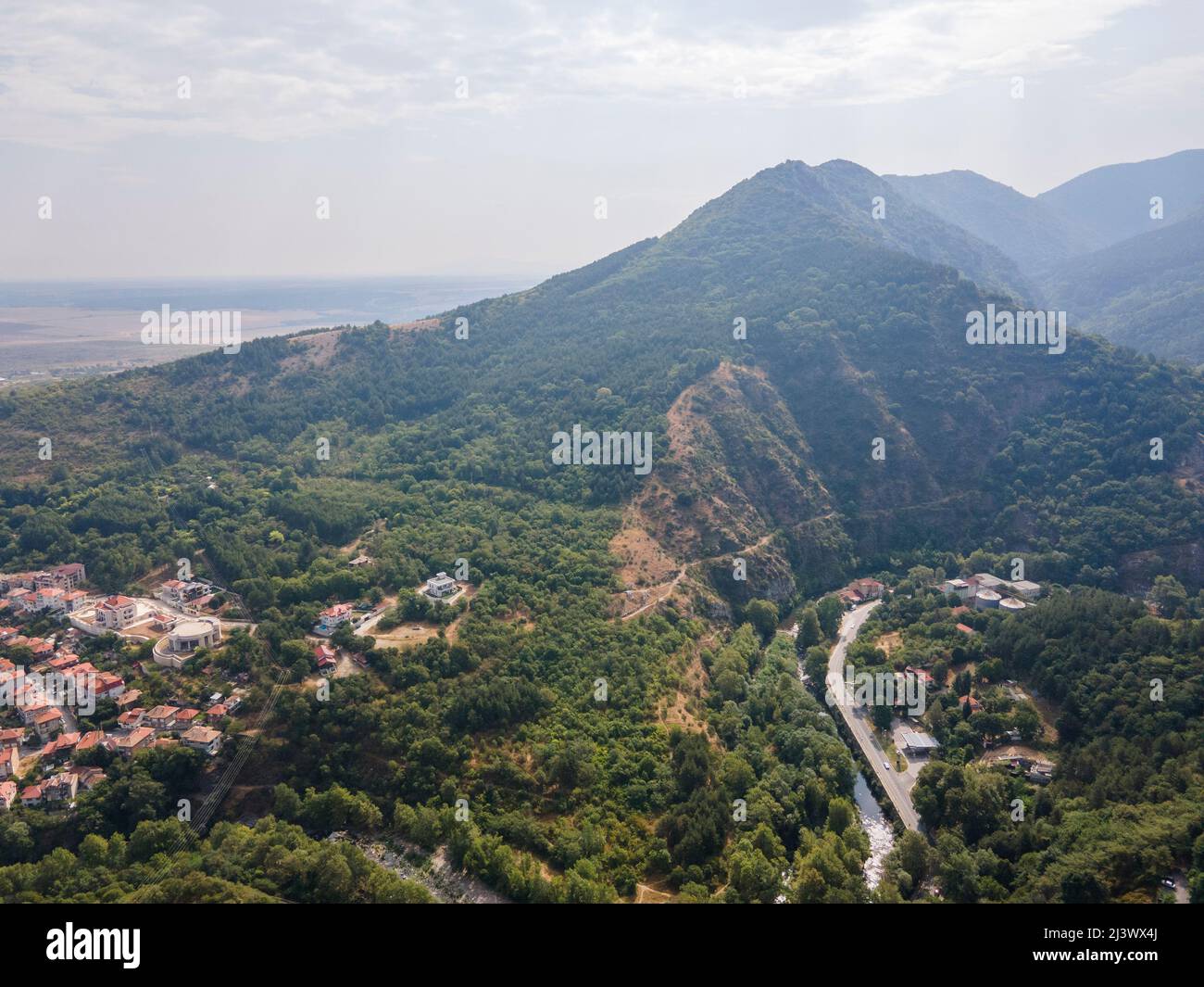 Vue aérienne ville d'Asenovgrad, région de Plovdiv, Bulgarie Banque D'Images