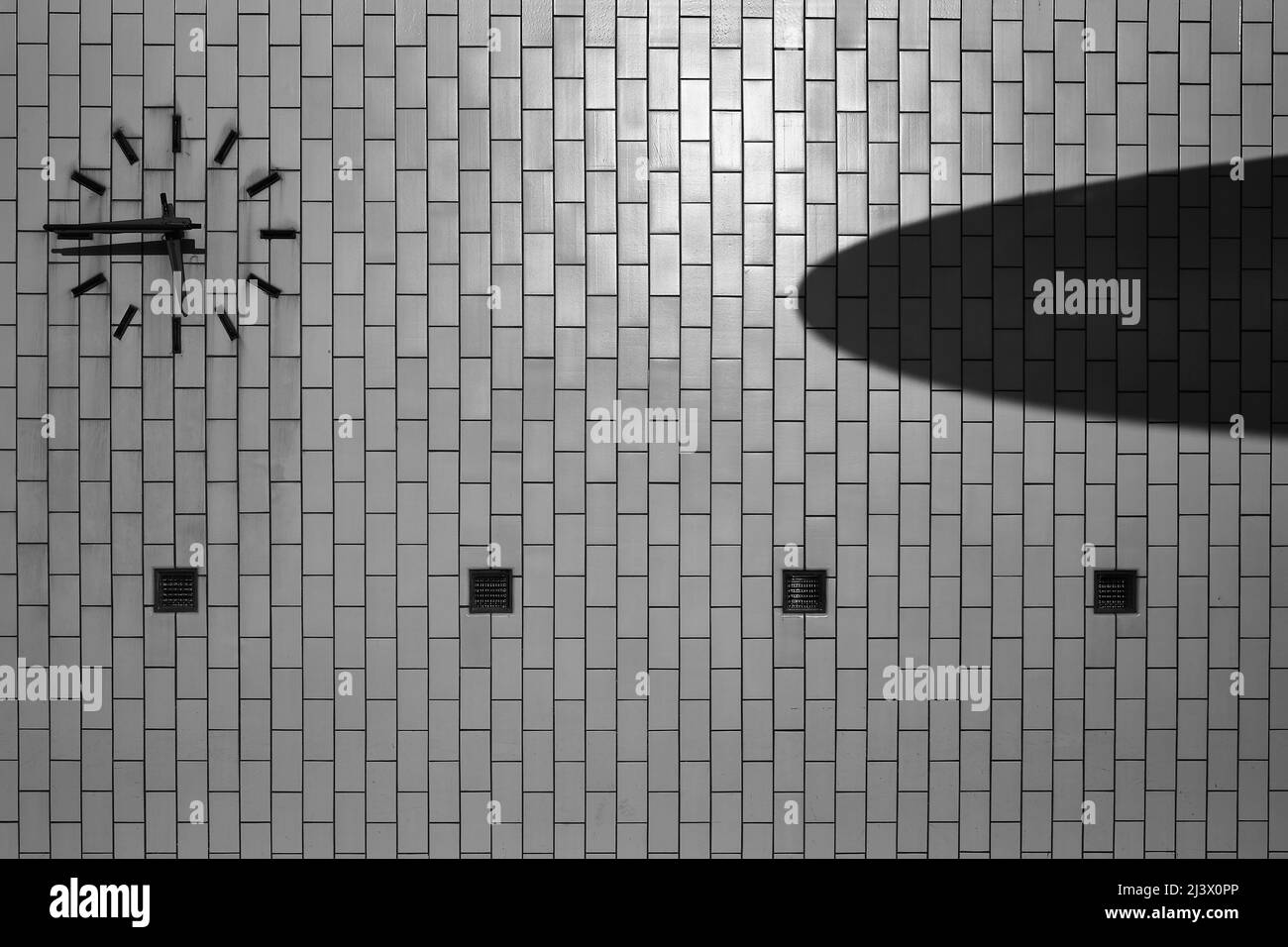 Station-service Arne Jacosen (architecte danois), située à Klampenborg, au nord de Copenhague, au Danemark. (Photo: Martin Froland) Banque D'Images