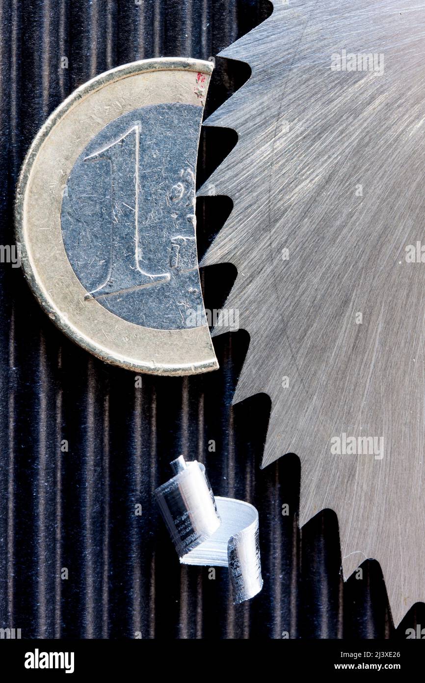 Euro, inflation, Wertverlust, Säge Banque D'Images