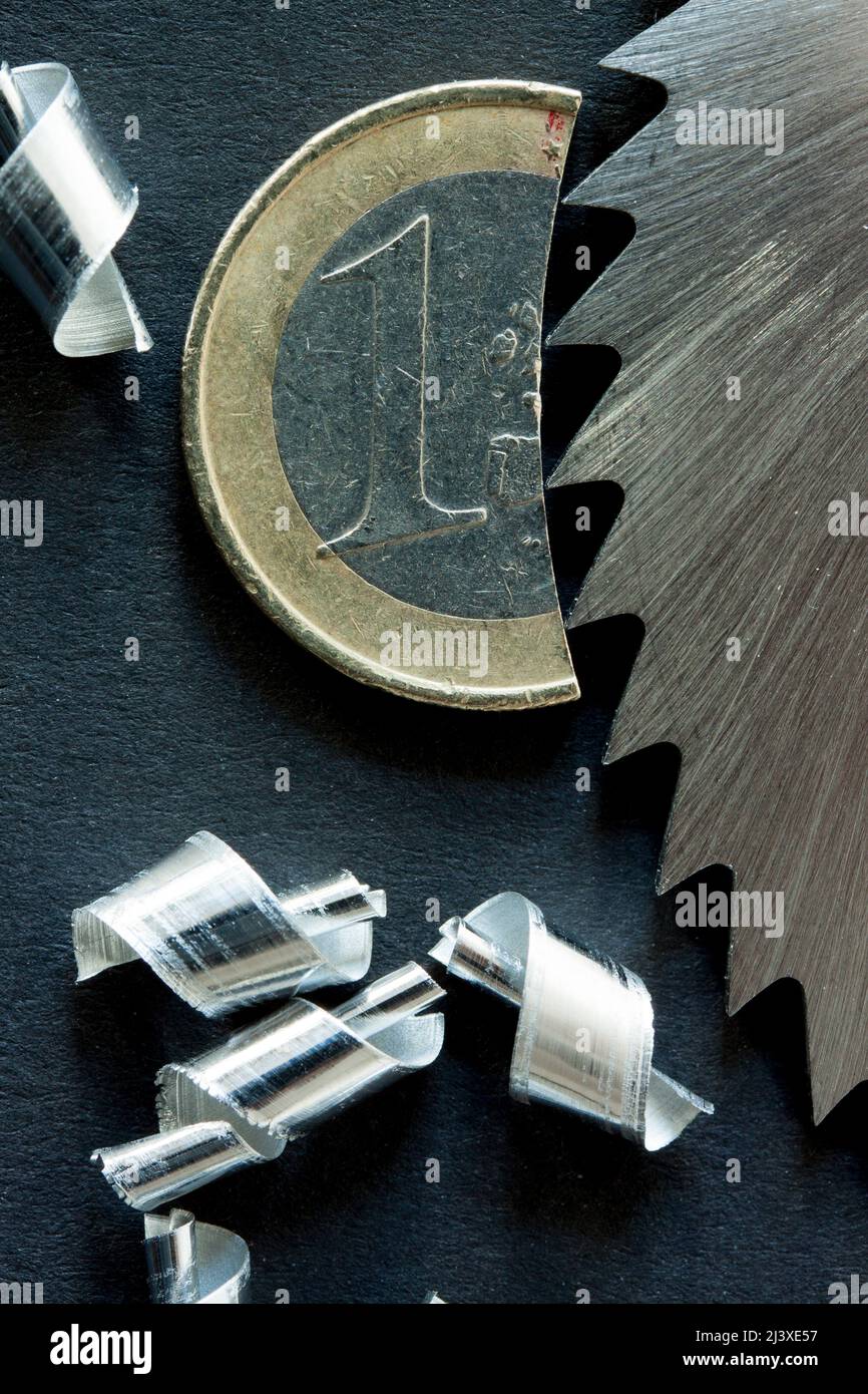 Euro, inflation, Wertverlust, Säge Banque D'Images