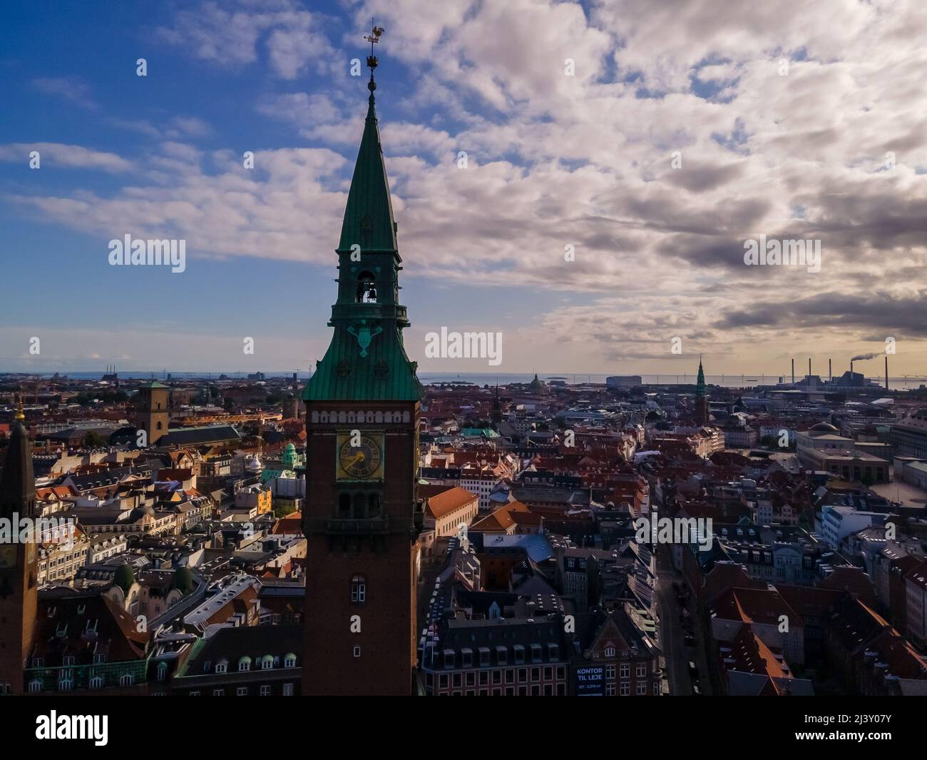 Belle vue aérienne cinématographique de la ville de Copenhague Danemark et des plazas, jardins Banque D'Images