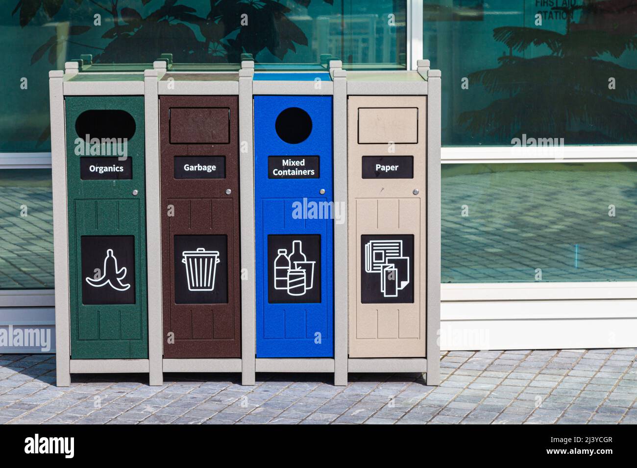 Station de recyclage compacte le long du front de mer de Vancouver, en Colombie-Britannique Banque D'Images