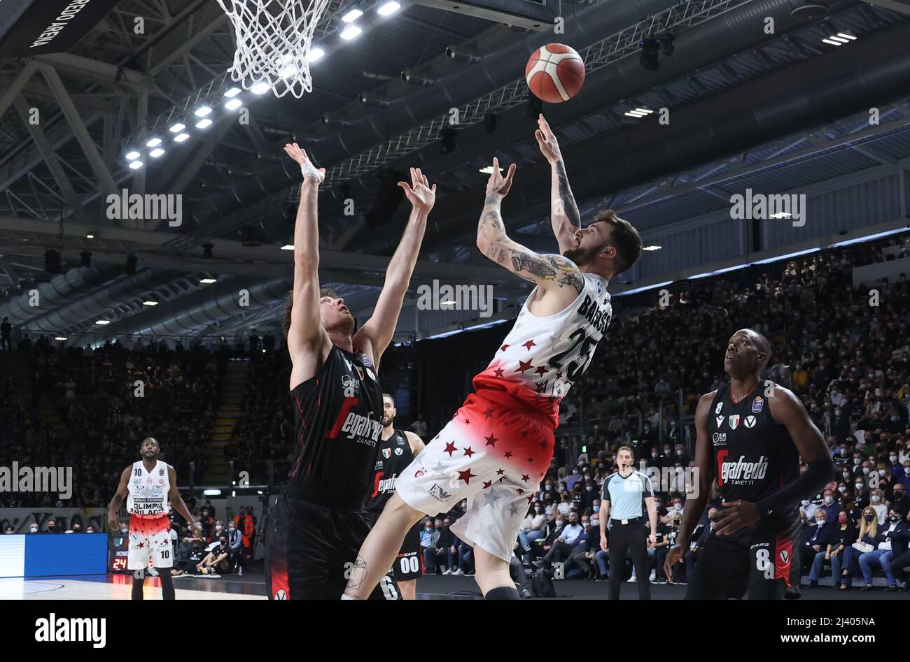 Tommaso Baldasso (Armani Exchange Milano) lors de la série A1 championnat italien LBA match Segafredo Virtus Bologna vs. AIX Armani Exchange Olimpia Milano au Segafredo Arena - Bologne, 10 avril 2022 - photo: Michele Nucci Banque D'Images