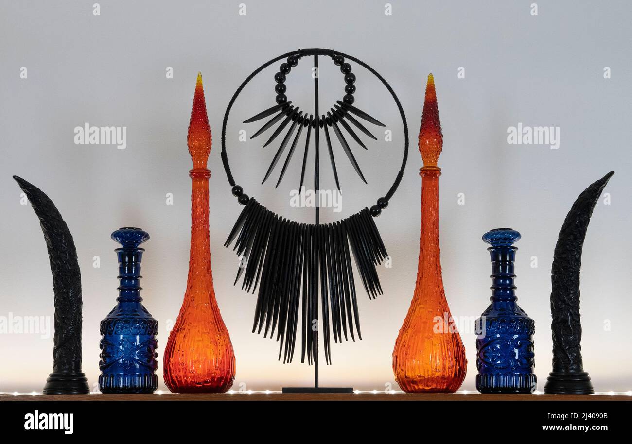 Bouteilles Amberina Genie et décanteurs de cobalt Jim Beam Banque D'Images