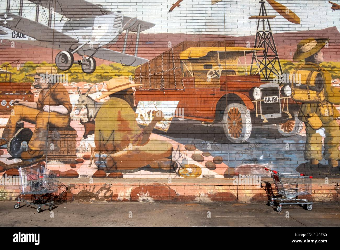 Murale sur un mur dans le centre d'Alice Springs, territoire du Nord, Australie. Banque D'Images