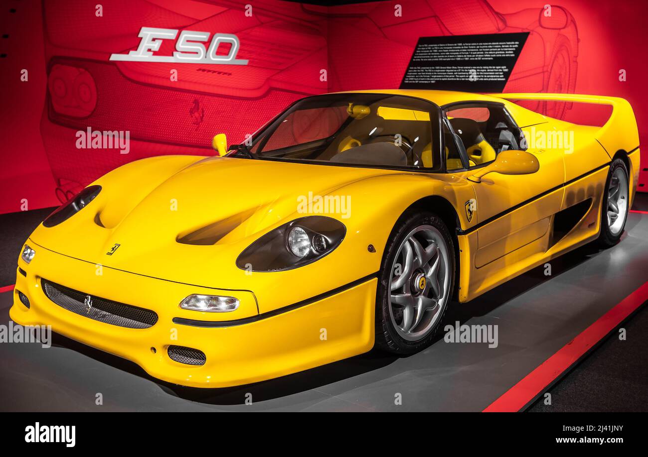 Une Ferrari F50 modèle de 1994 dans le musée Ferrari de Maranello Banque D'Images