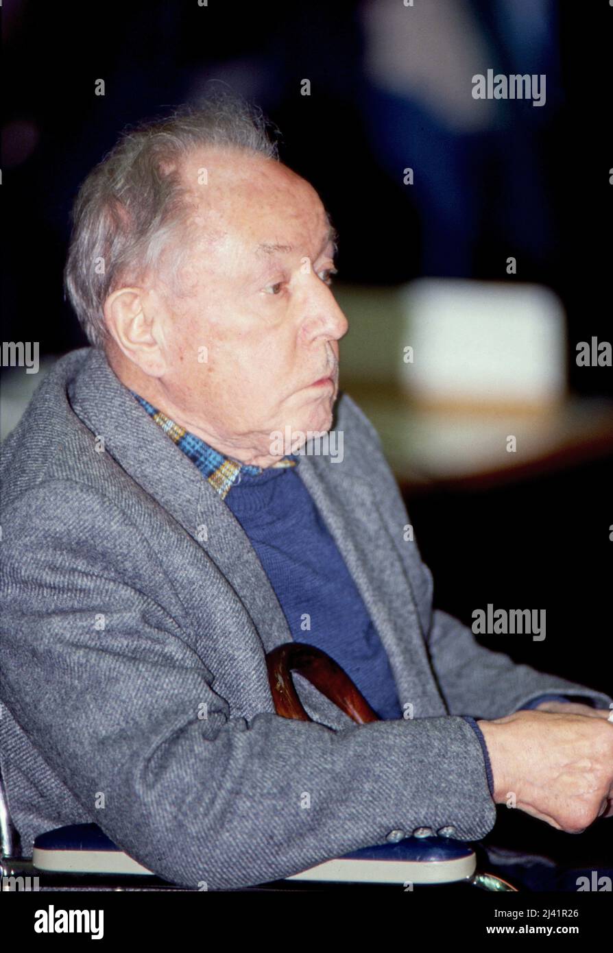 Erich Mielke, ehemaliger DDR Minister für Staatssicherheit, beim seinem Prozess im März 1993 vor dem Landgericht Berlin, Deutschland 1993. Banque D'Images