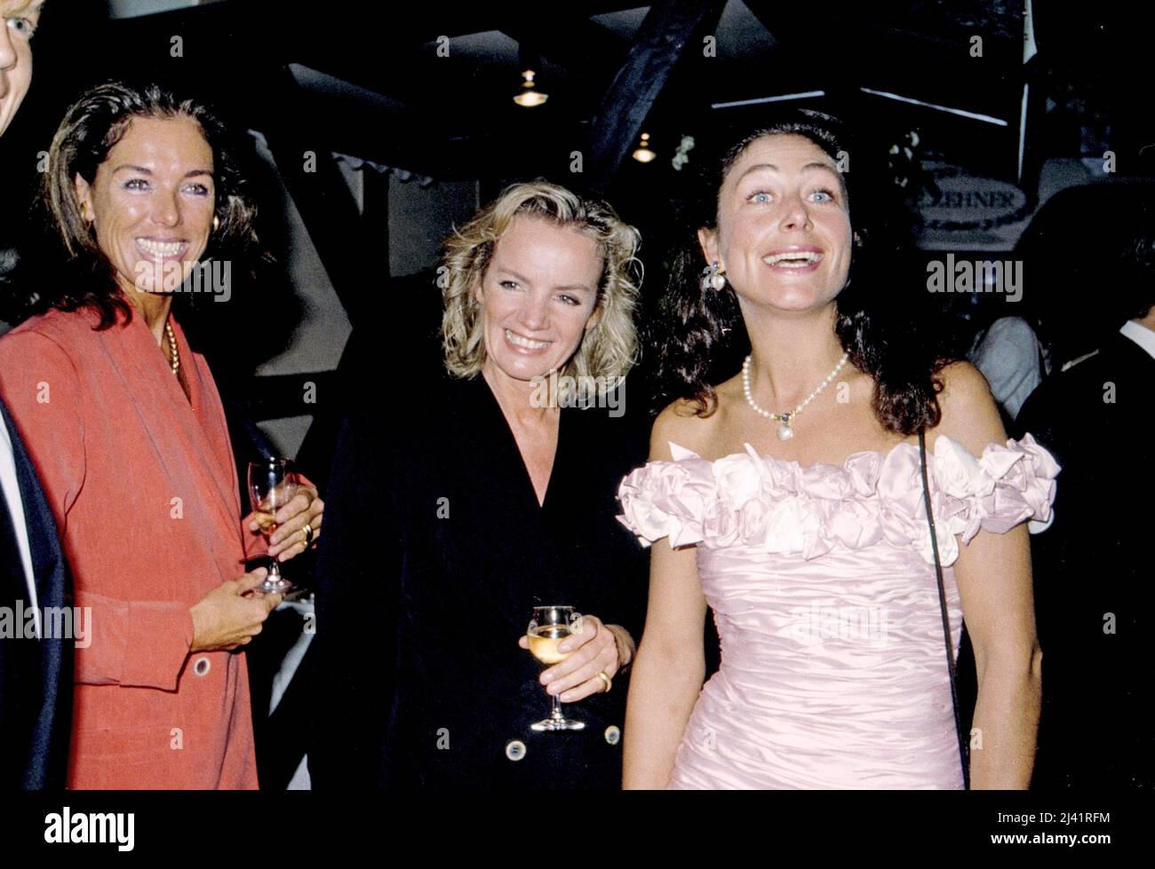 Angelica Dicki Mommsen, Jil Sander und Alexandra von Rehlingen BEI einer Abendveranstaltung, Deutschland, UM 1994. Banque D'Images