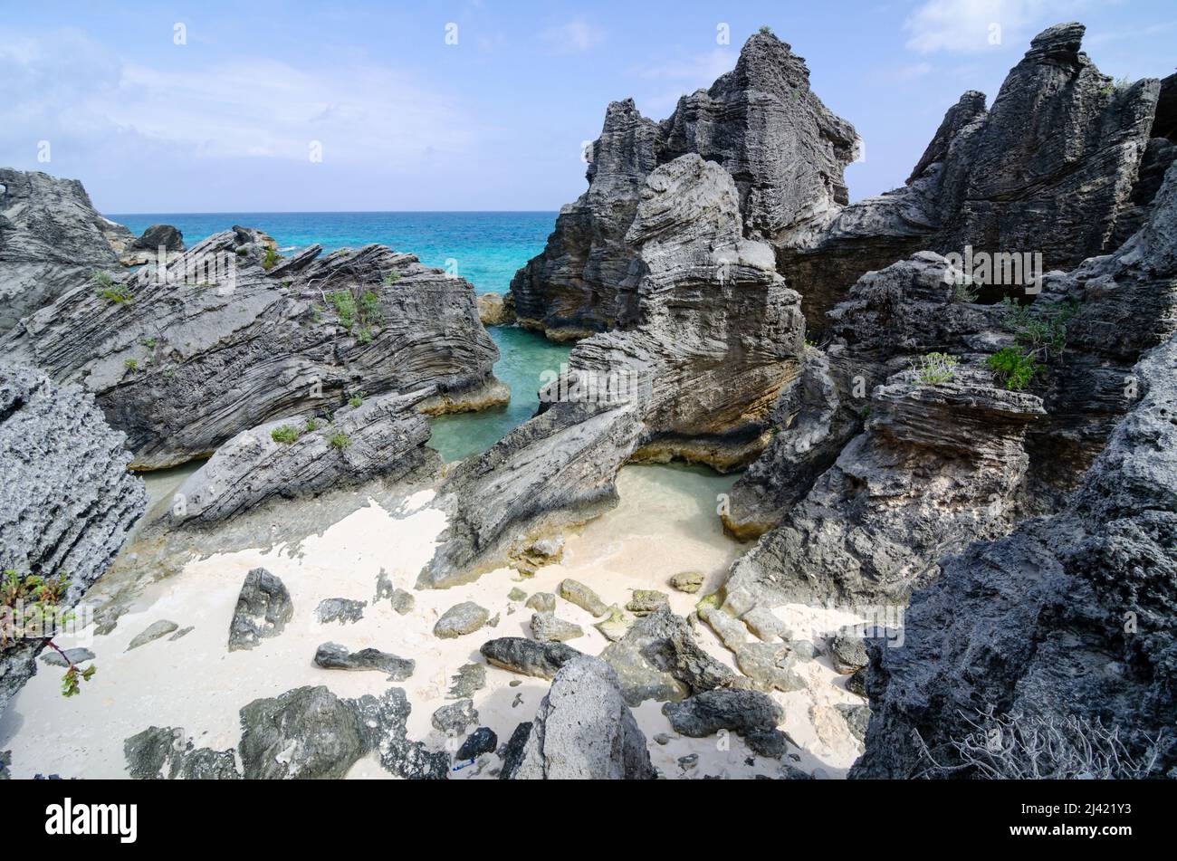 Plage et formation de rochers à Horseshoe Bay, au sud des Bermudes Banque D'Images