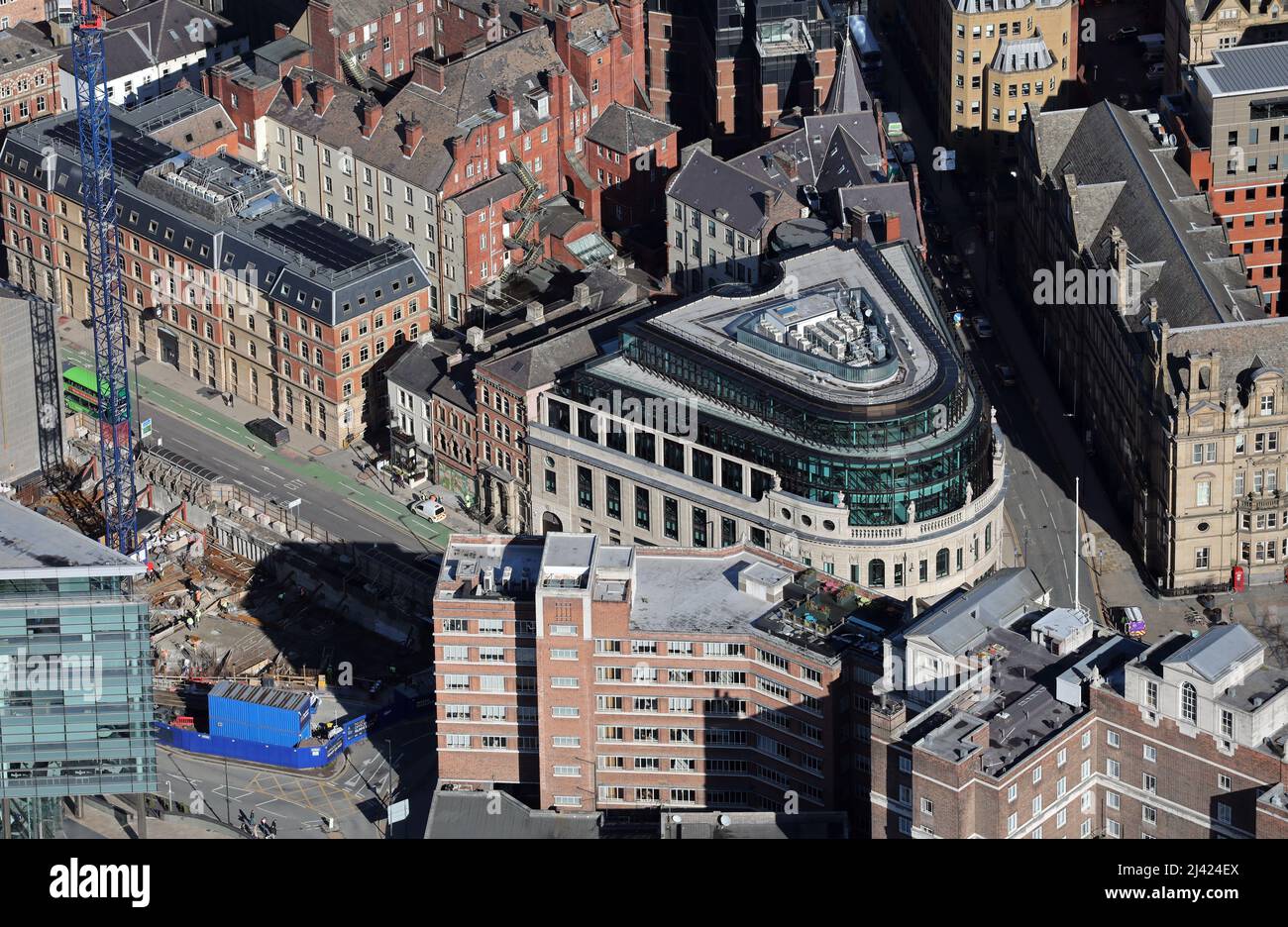 Vue aérienne de l'édifice du siège social de la Manche 4, à l'angle de la rue Wellington, de la rue Québec et de la place de la ville, au centre-ville de Leeds Banque D'Images