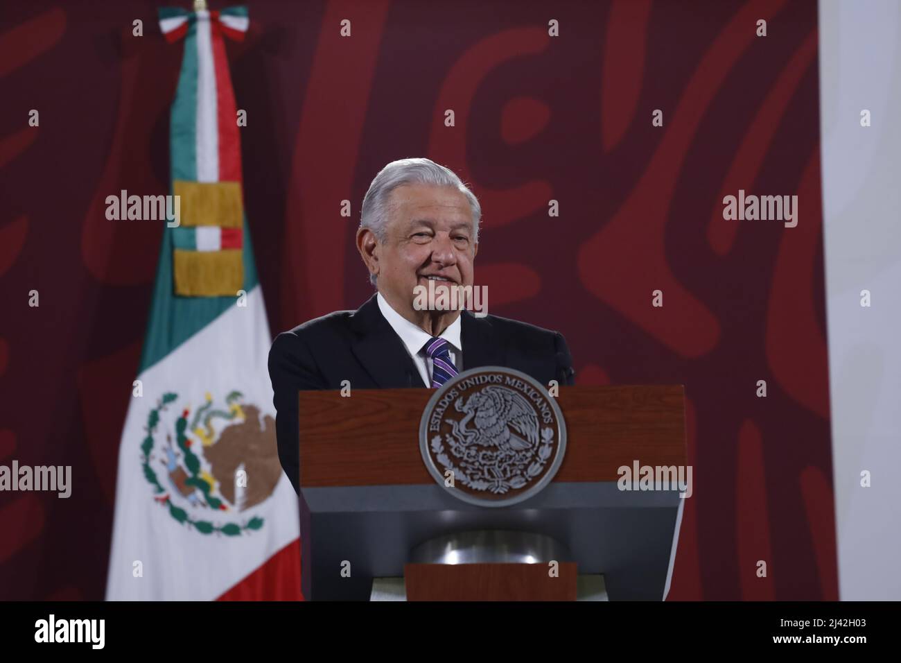Non exclusif: MEXICO, MEXIQUE APR 11, 2022: Le Président du Mexique, Andrés Manuel López Obrador, offre une conférence de presse après le vote de rappel Banque D'Images