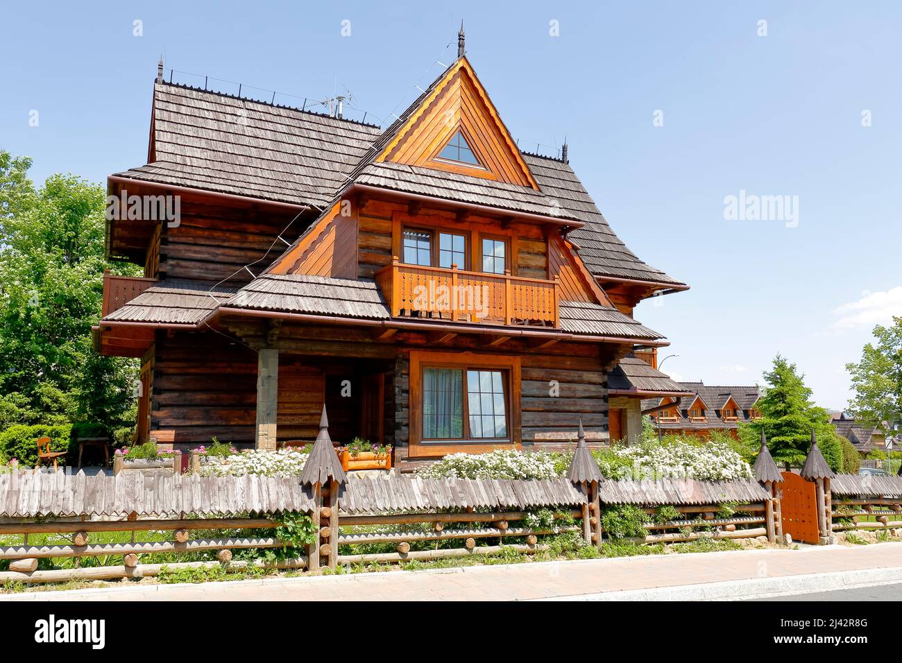 Zakopane, Pologne - 13 juin 2015: Maison résidentielle nommée Staszelowka, en bois, construite dans le deuxième quart du 20th siècle, classée dans le munici Banque D'Images