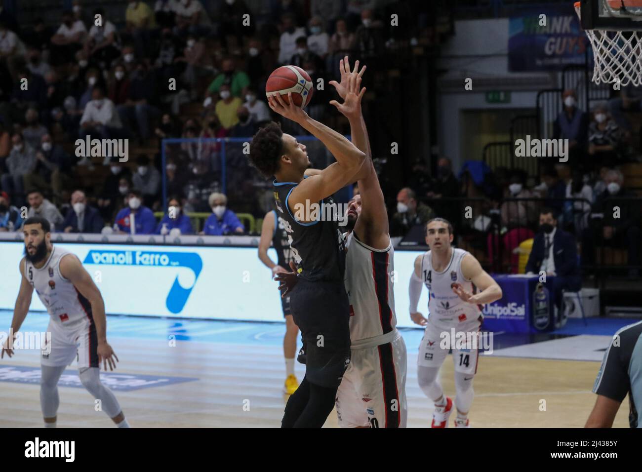 PalaRadi, Cremona, Italie, 10 avril 2022, Jamuni McNeace (Vanoli Cremona) pendant Vanoli Panier Cremona vs Bertram Derthona Tortona - Basketb italien Banque D'Images