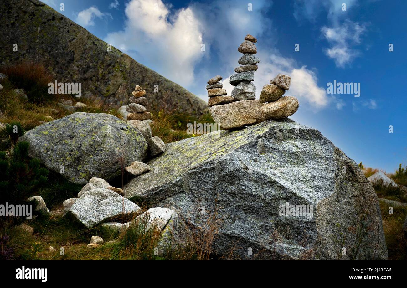 paysage toile de fond sculptures en pierre sur le rocher Banque D'Images