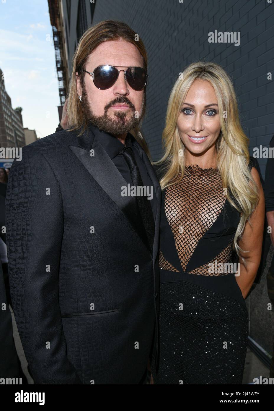 Billy Ray Cyrus et Tish Cyrus assistent au Gala de l'inspiration amfAR 2015 de New York aux studios Spring le 16 juin 2015 à New York. Banque D'Images