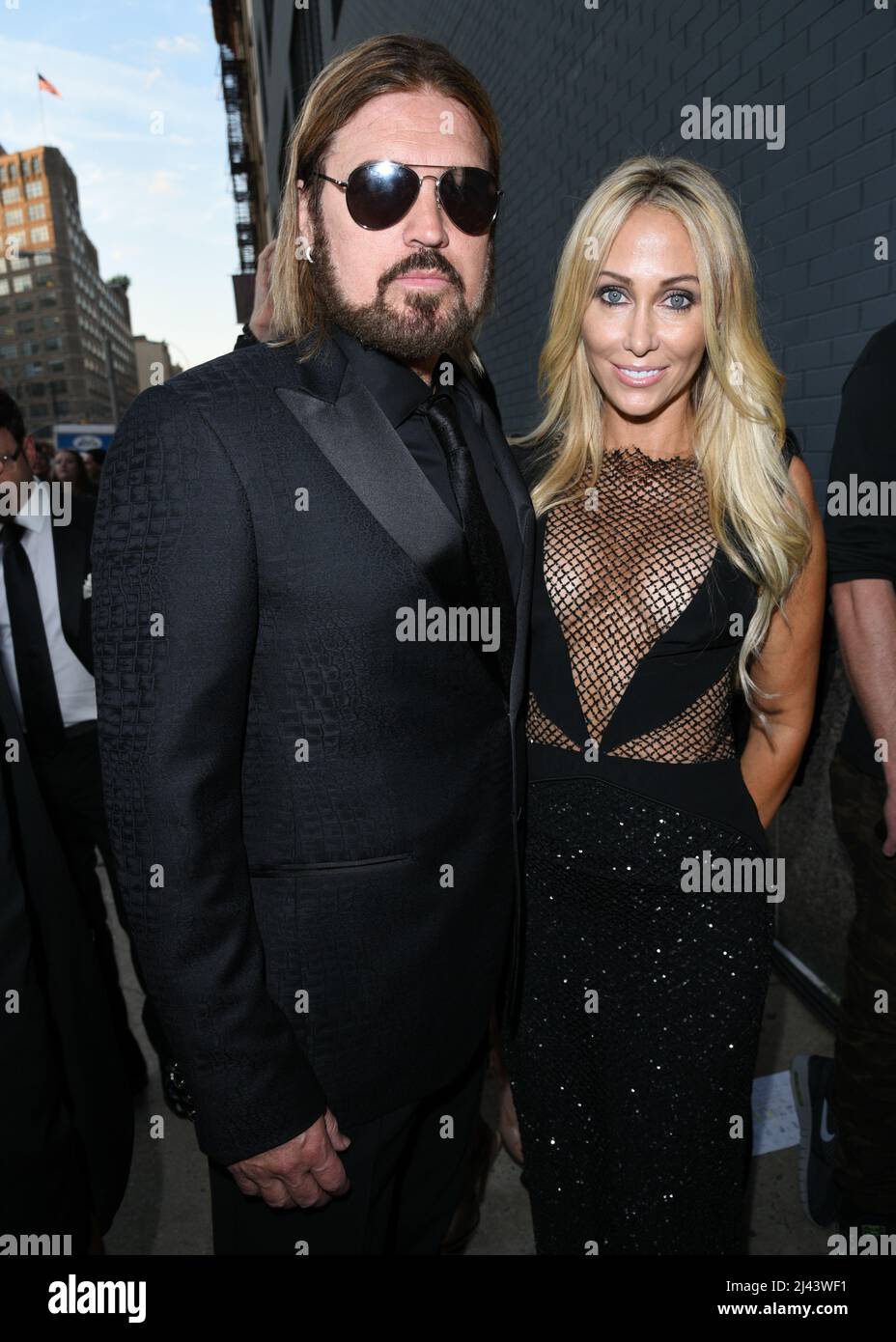 Billy Ray Cyrus et Tish Cyrus assistent au Gala de l'inspiration amfAR 2015 de New York aux studios Spring le 16 juin 2015 à New York. Banque D'Images