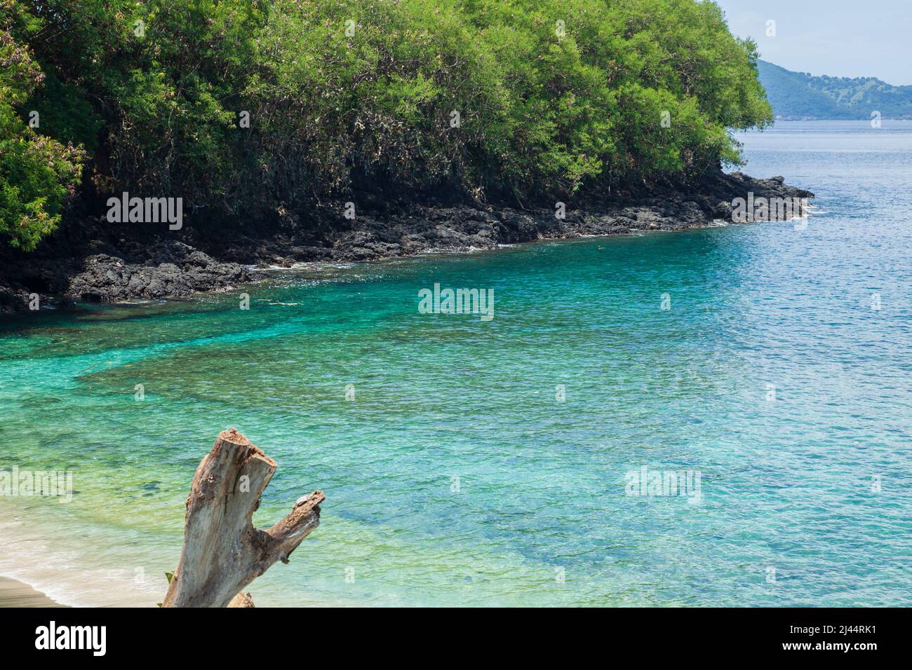 Blue Lagoon Beach à Padangbai, côte est de Bali, Indonésie connue pour sa  plongée en apnée et plongée sous-marine Photo Stock - Alamy