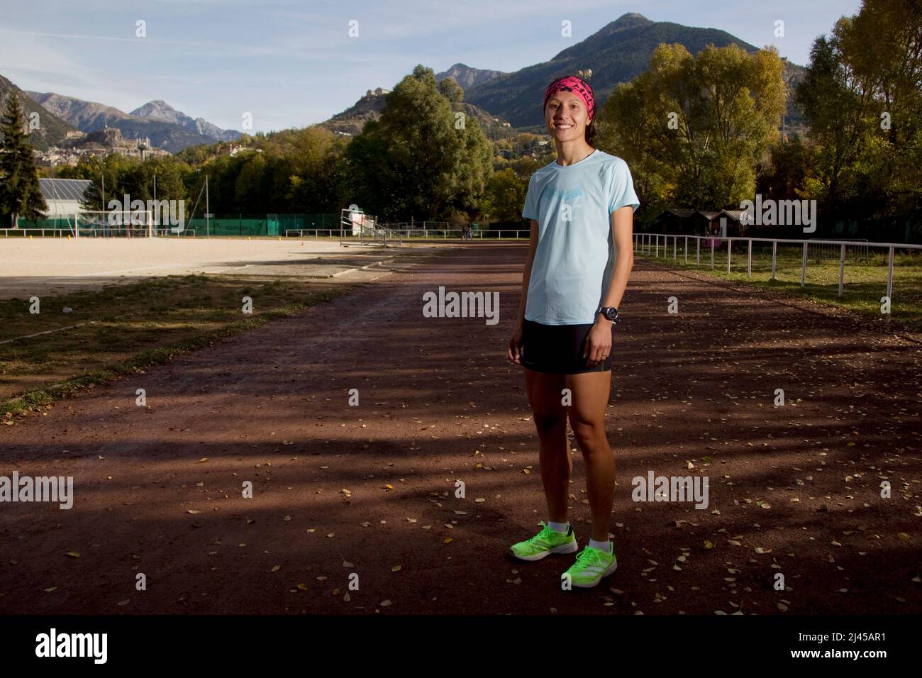 Laurie Phai, coureur de marathon et de sentier, ici lors d'un entraînement sur la piste de Briançon (Alpes françaises, sud-est de la France). Laurie Phai, French-Cambo Banque D'Images