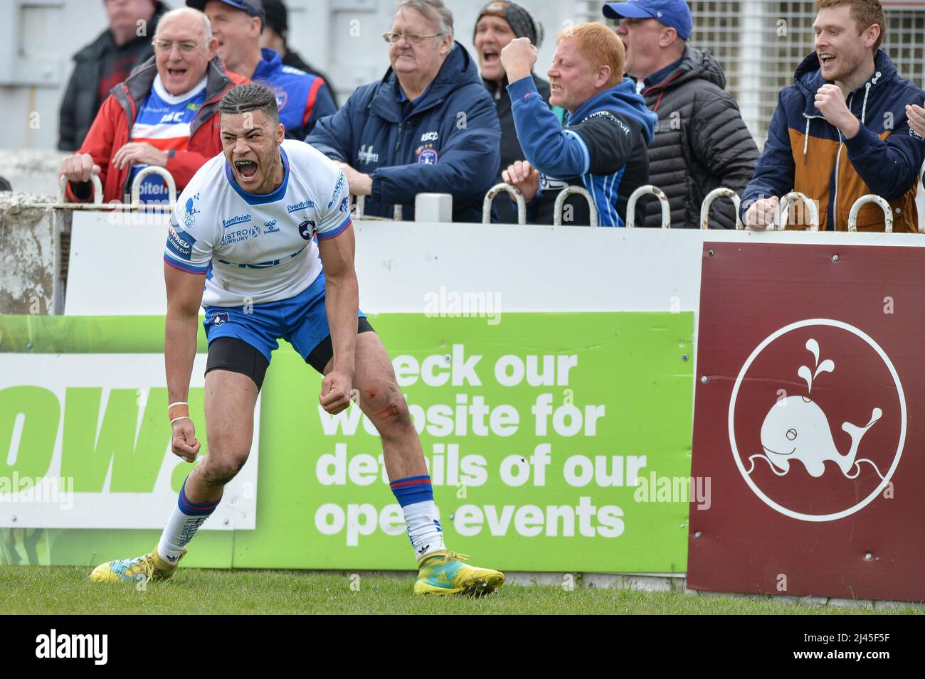 Wakefield, Angleterre - 10th avril 2022 - Lewis Murphy de Wakefield Trinity célèbre le Try. Rugby League Betfred Super Challenge Cup Quarter finals Wakefield Trinity vs Wigan Warriors au stade Bebe Well support, Wakefield, Royaume-Uni Dean Williams Banque D'Images