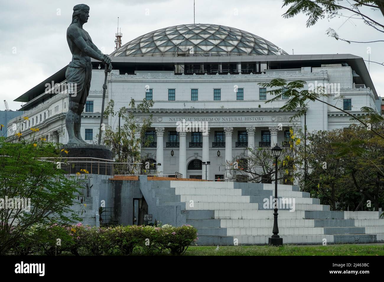 Manille, Philippines - mars 2022 : façade du Musée national d'histoire naturelle le 27 mars 2022 à Manille, Philippines. Banque D'Images