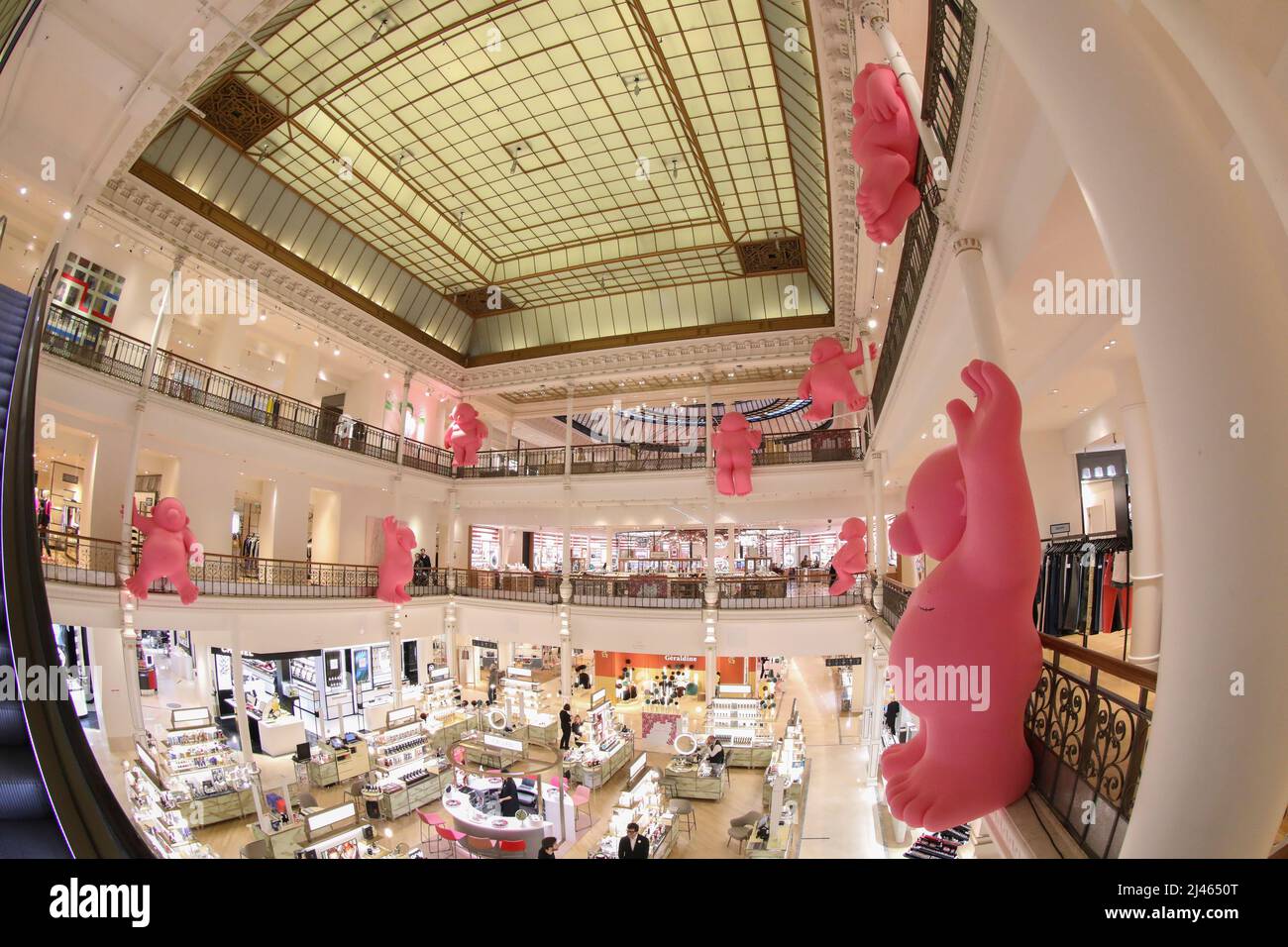 LE BON MARCHE DONNE LA CARTE ROSE À PHILIPPE KATERINE Banque D'Images