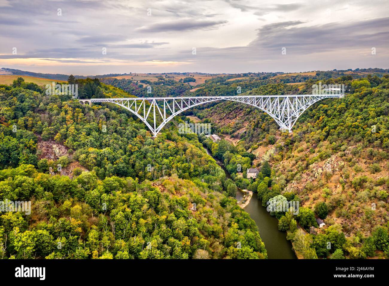 Le Viaur Viaduct, un pont ferroviaire en Aveyron - Occitanie, France Banque D'Images