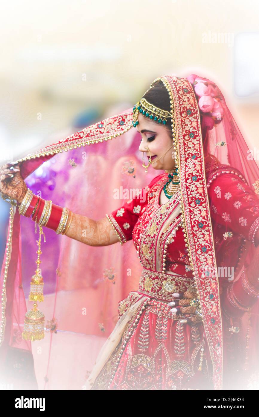 Indian Wedding mariée pose pour photeshoot Banque D'Images