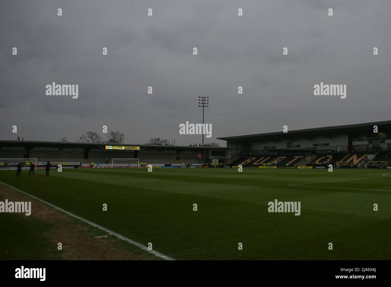 Burton Upon Trent, Royaume-Uni. 12th avril 2022. Vue générale de l'intérieur du stade Pirelli, stade de Burton Albion, à Burton Upon Trent, Royaume-Uni, le 4/12/2022. (Photo de Gareth Evans/News Images/Sipa USA) Credit: SIPA USA/Alay Live News Banque D'Images