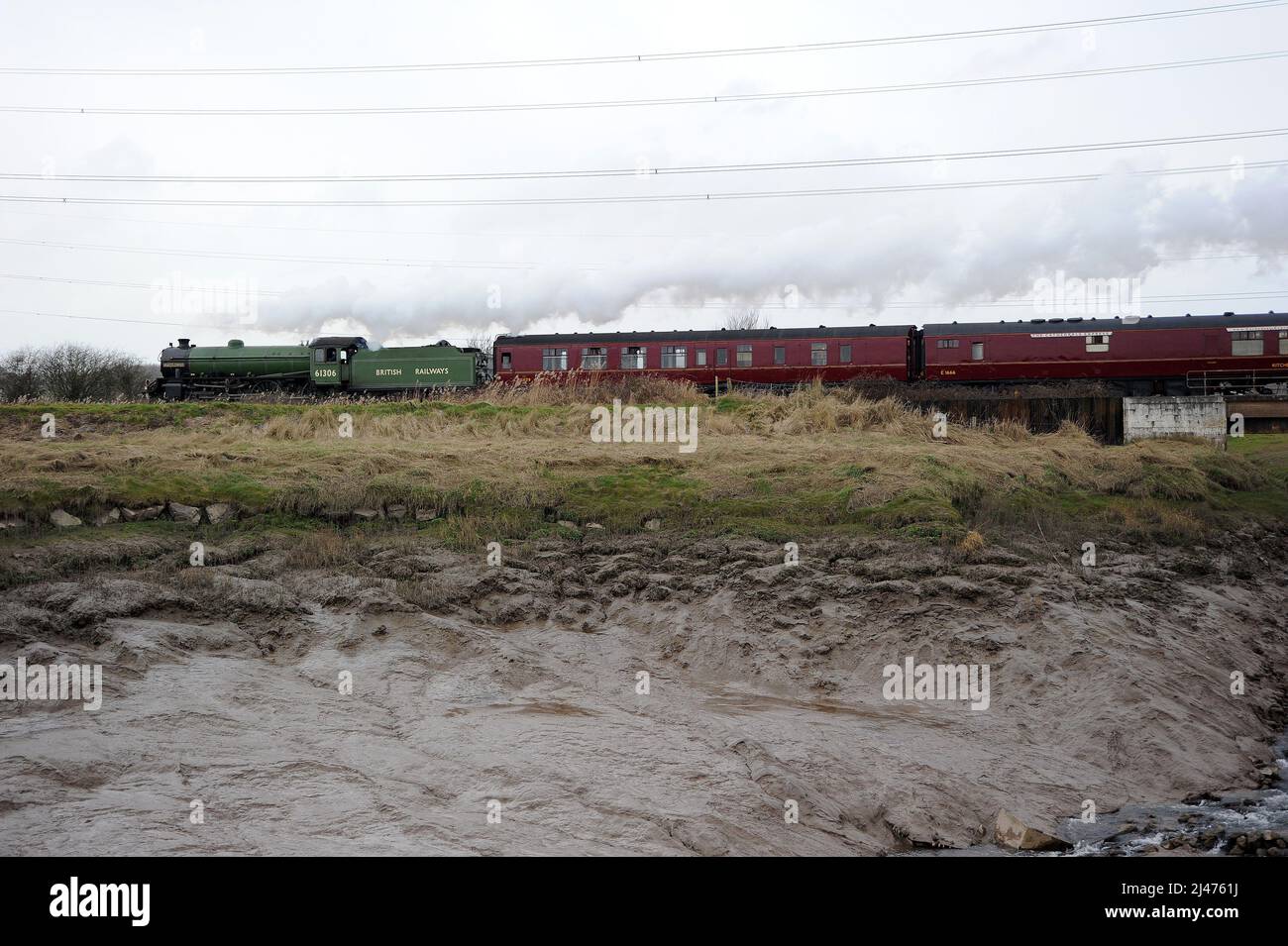 '61306' 'Mayflower' traverse la pilule de Saint-Pierre avec un 'Cathedral Express' pour Cardiff Central. Banque D'Images