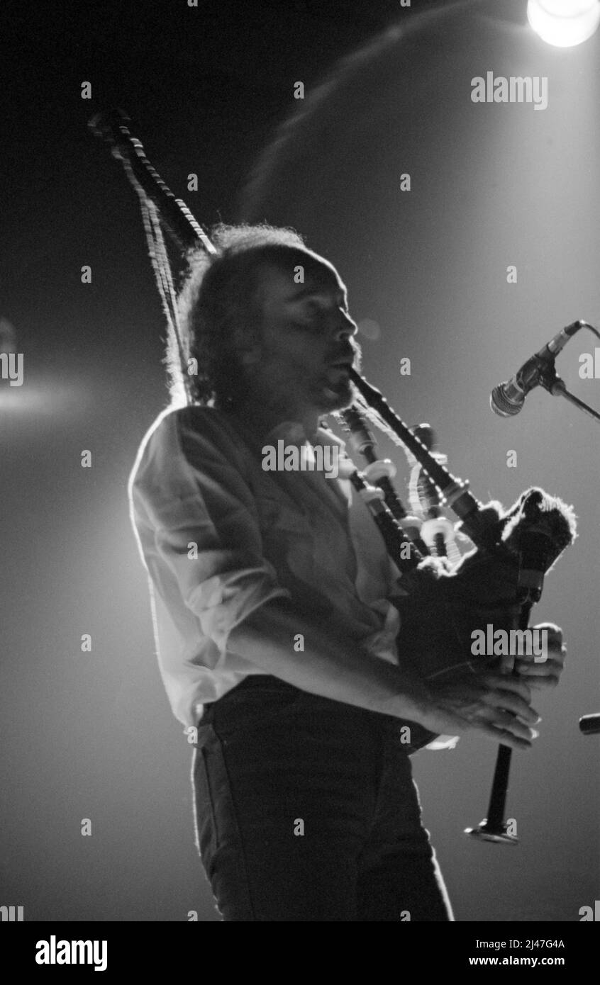 Le musicien et chanteur français Alan Stivell se présente au lieu de Londres en 1983. Banque D'Images