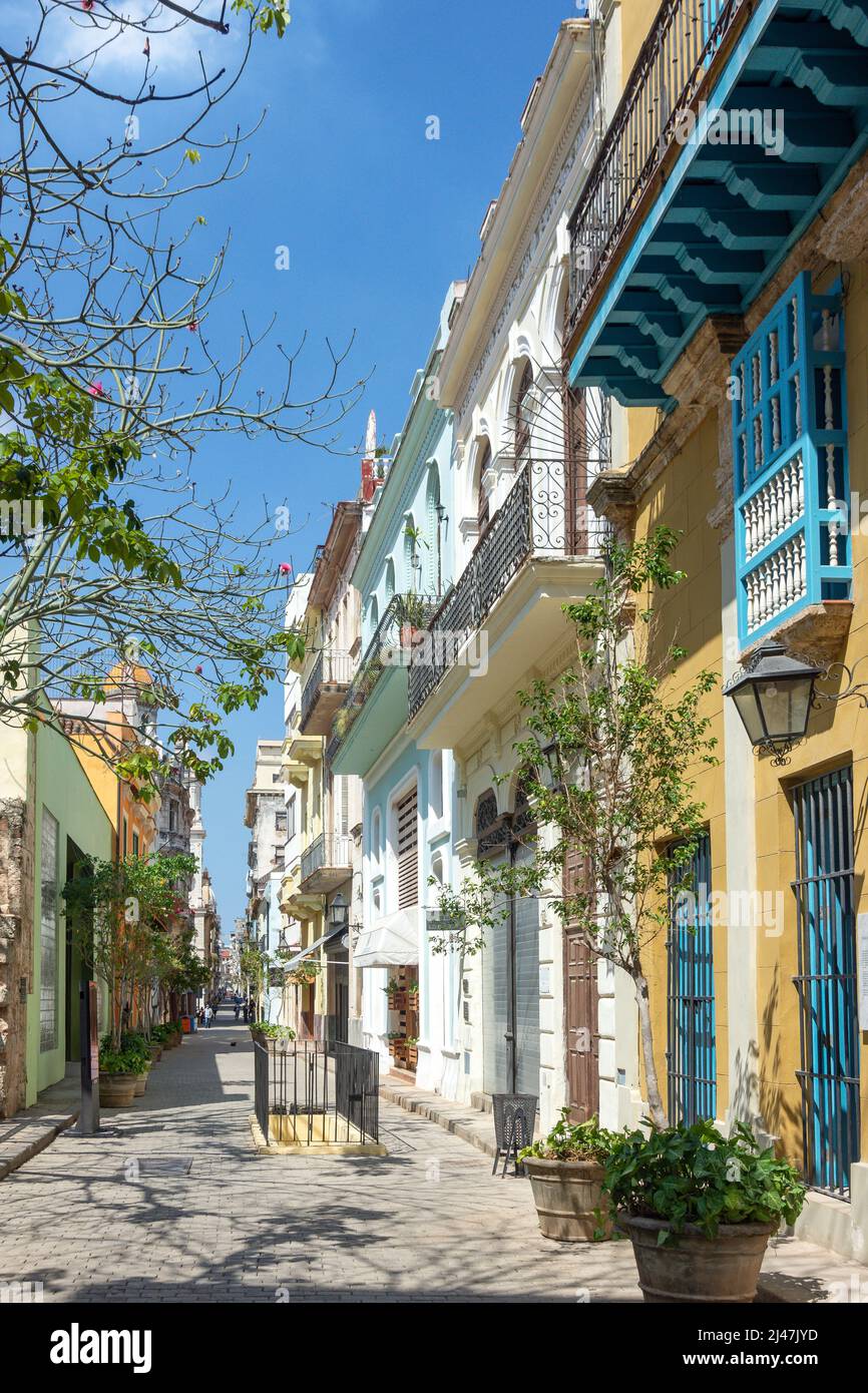 Maisons colorées, rue Amargura, la Vieille Havane, la Havane, République de Cuba Banque D'Images