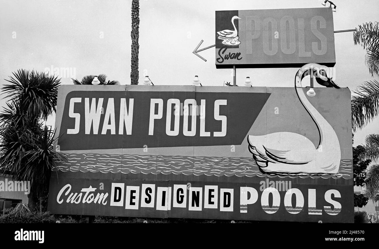 Panneau classique de 1960s ans pour les piscines de Swan sur Ventura Blvd. Dans Studio City dans la vallée de San Fernando de Los Angeles, CA Banque D'Images