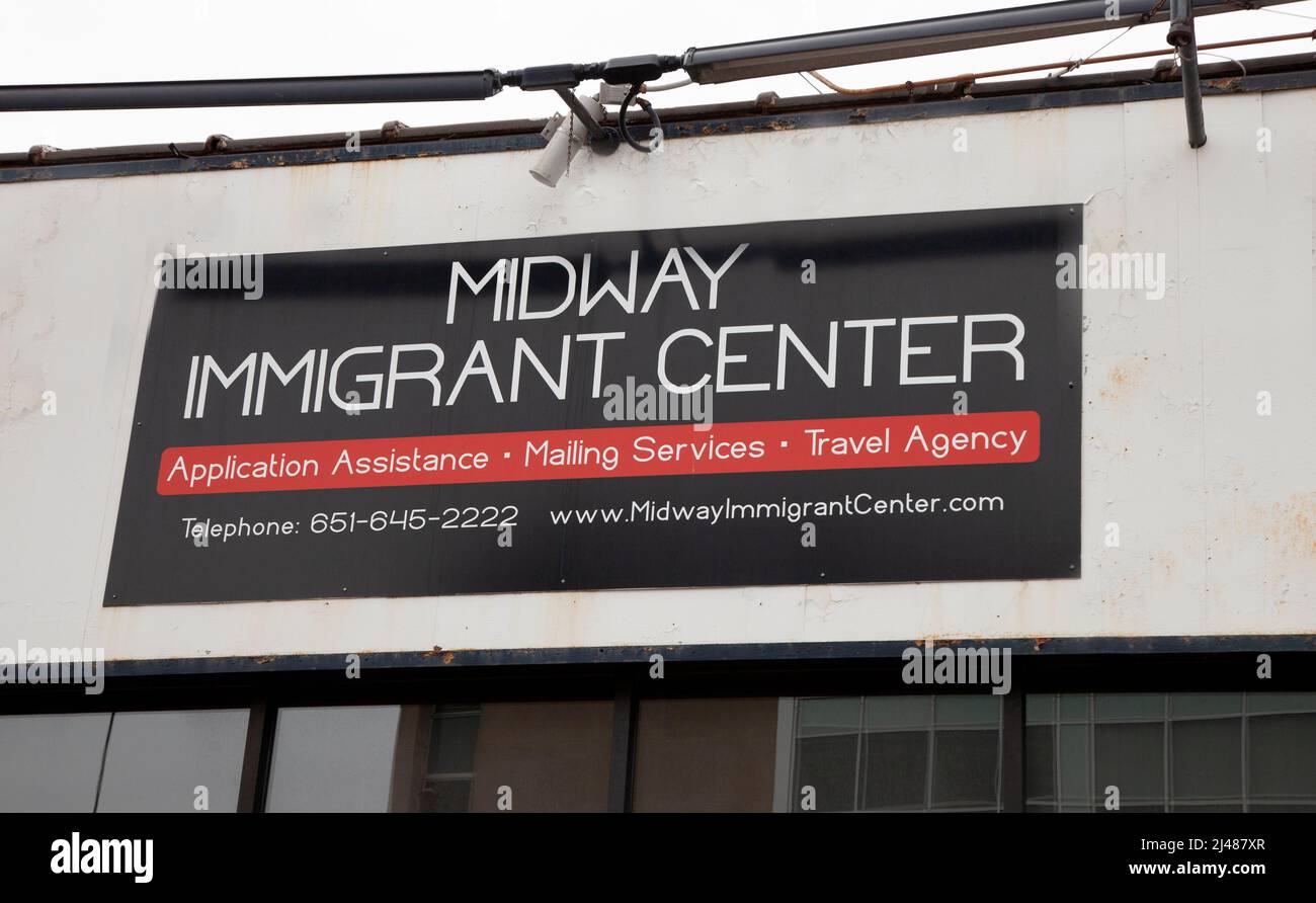 Entrée au centre d'immigration Midway. Un centre d'information et d'aide aux immigrants. St Paul Minnesota MN États-Unis Banque D'Images