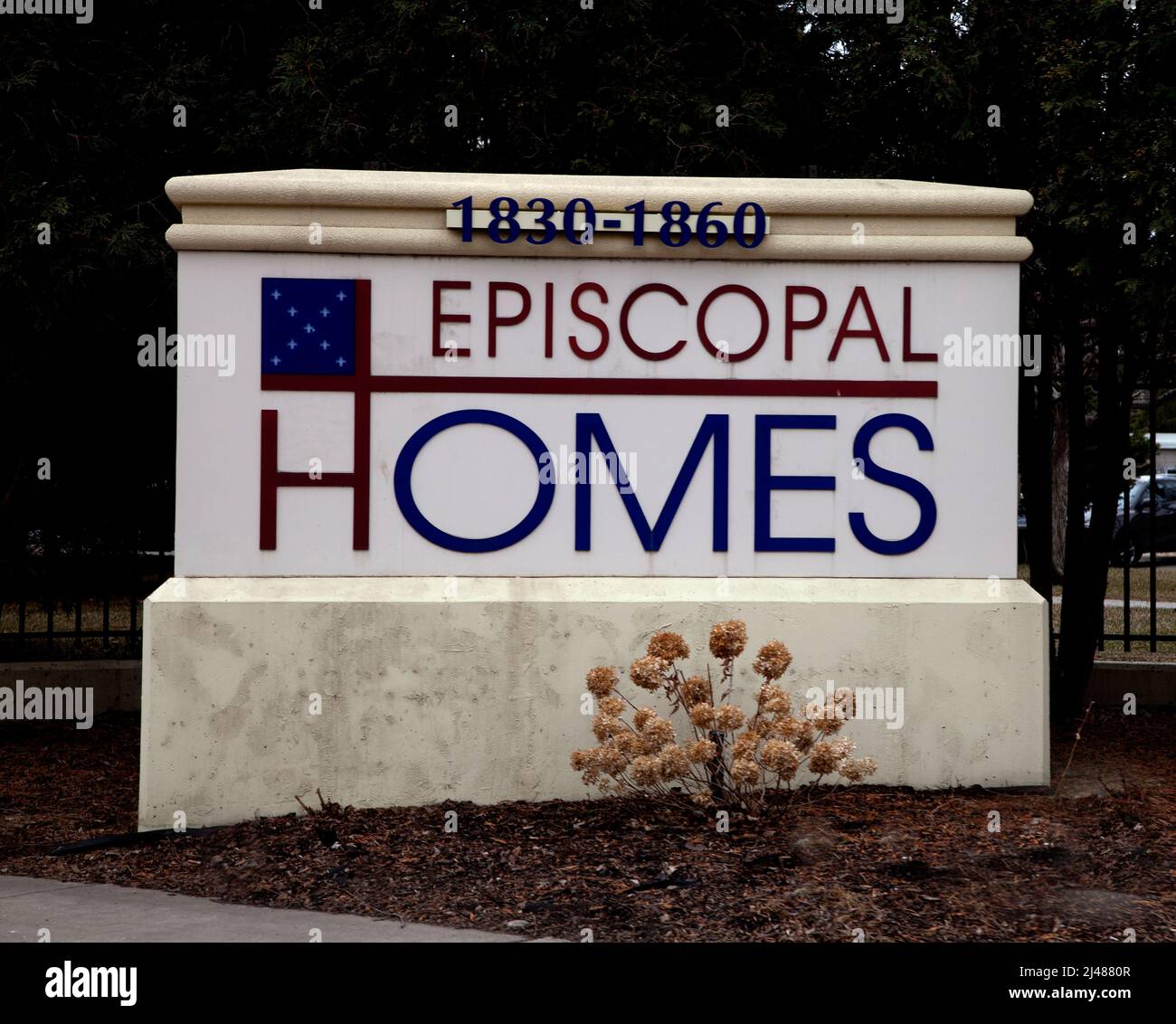 Signe pour les maisons épiscopales un lieu pour la vie senior permettant plusieurs niveaux d'indépendance. St Paul Minnesota MN États-Unis Banque D'Images