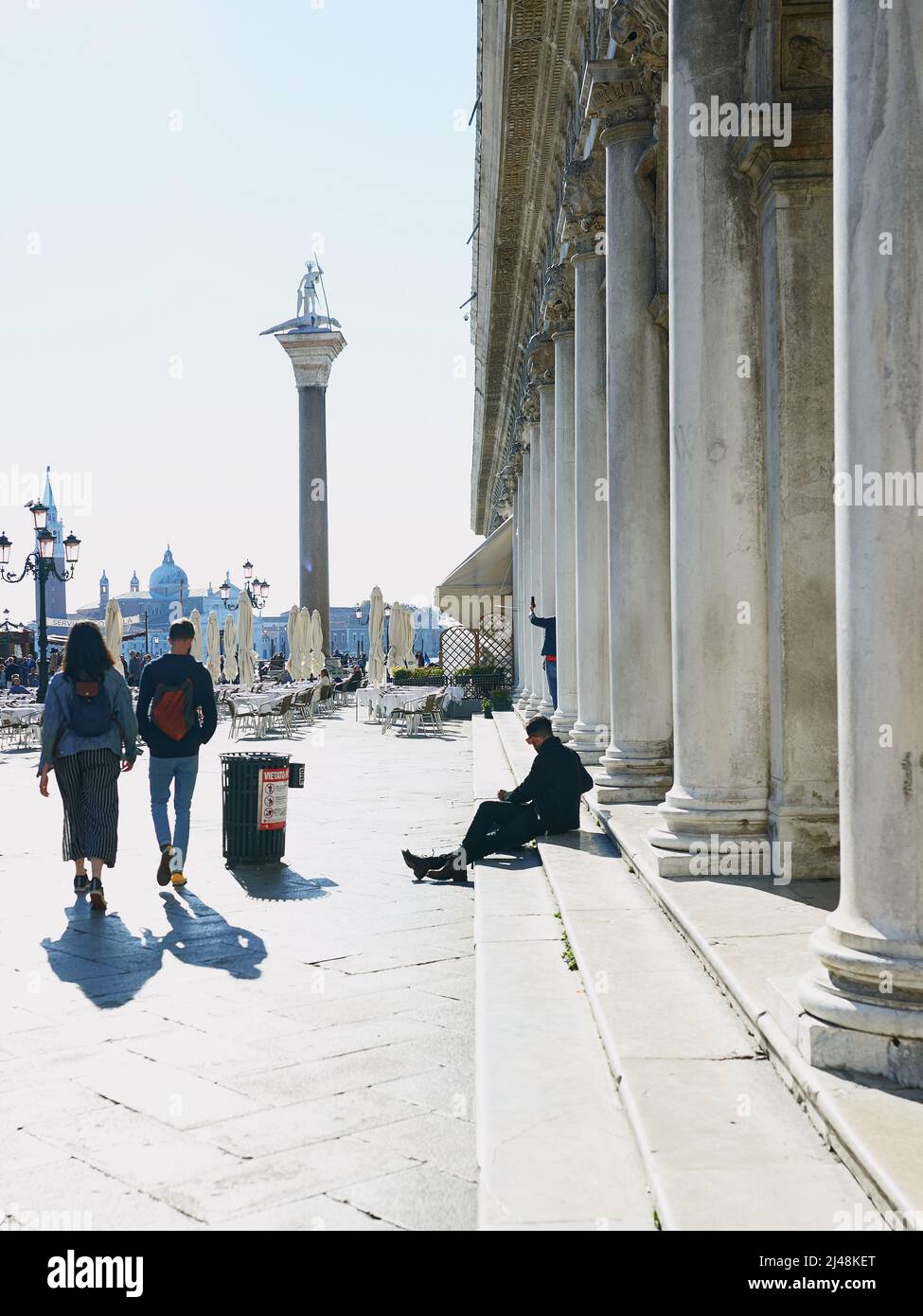 VENISE, ITALIE - 17 OCTOBRE 2021 : vue sur la place Saint-Marc le matin. Banque D'Images