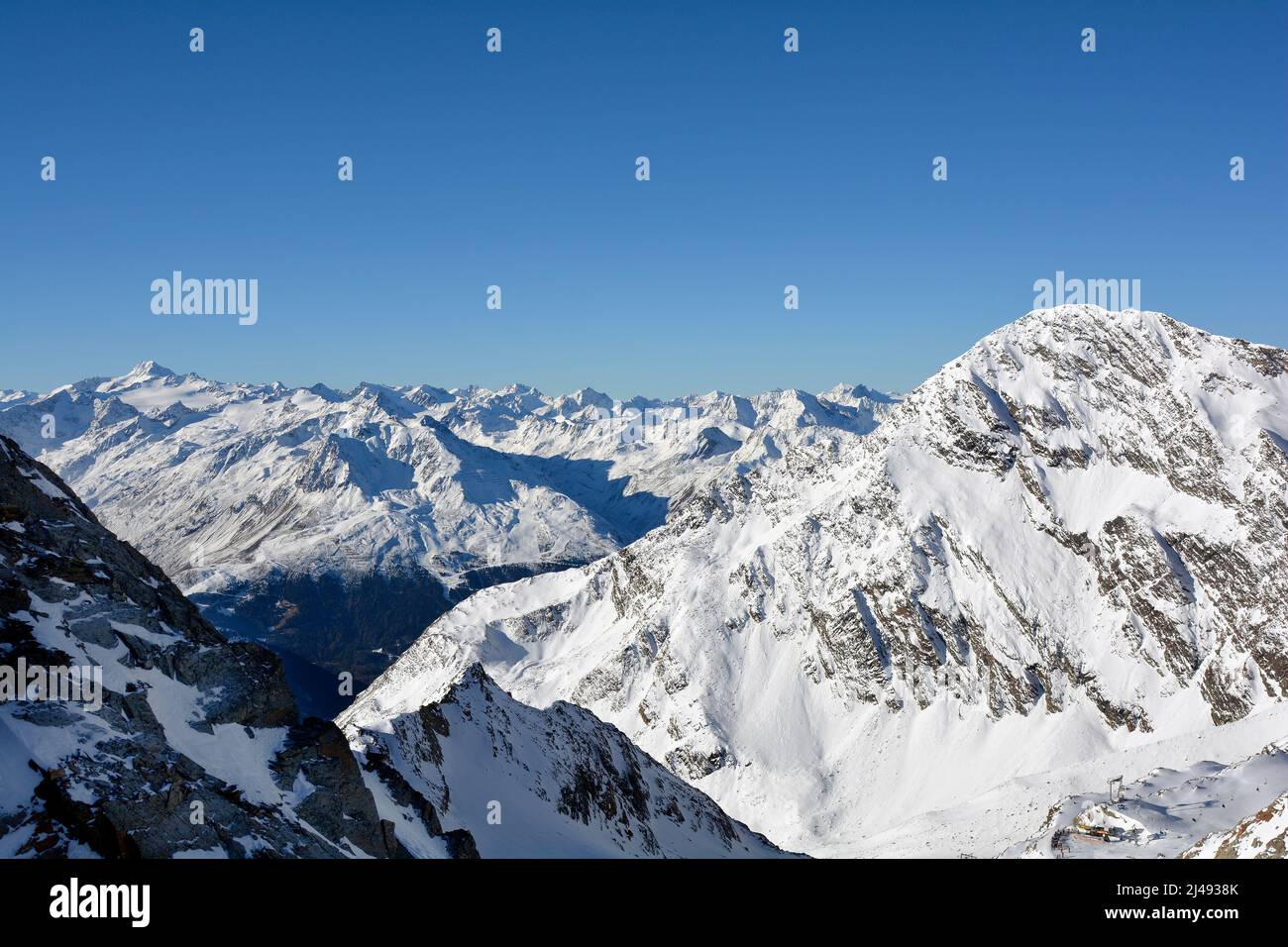 L'Autriche, sports d'hiver domaine Stubaier glacier dans les Alpes autrichiennes Banque D'Images