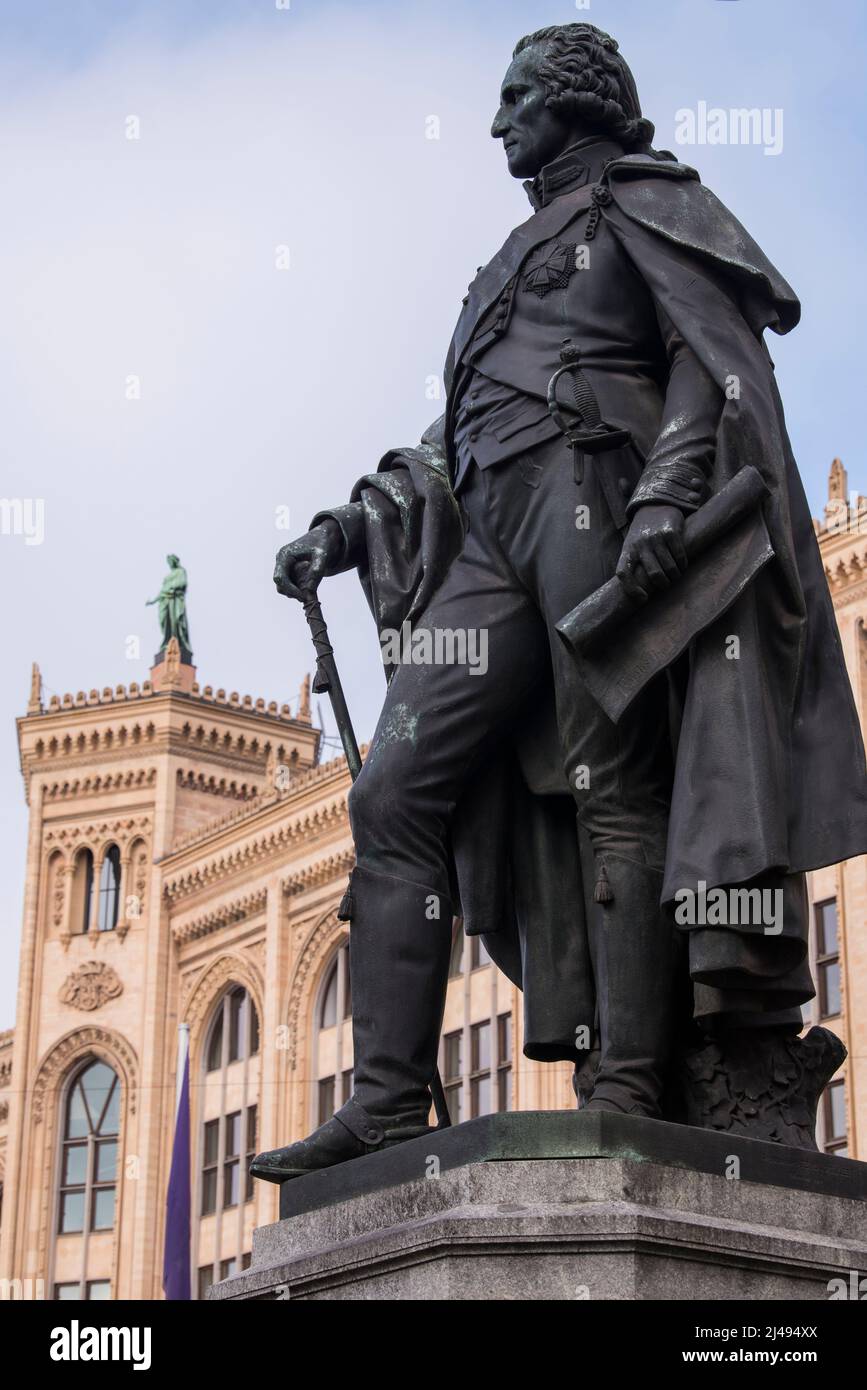 Munich, Allemagne - avril 22,2022:: Vue sur l'architecture des bâtiments du gouvernement de la haute-Bavière. Banque D'Images