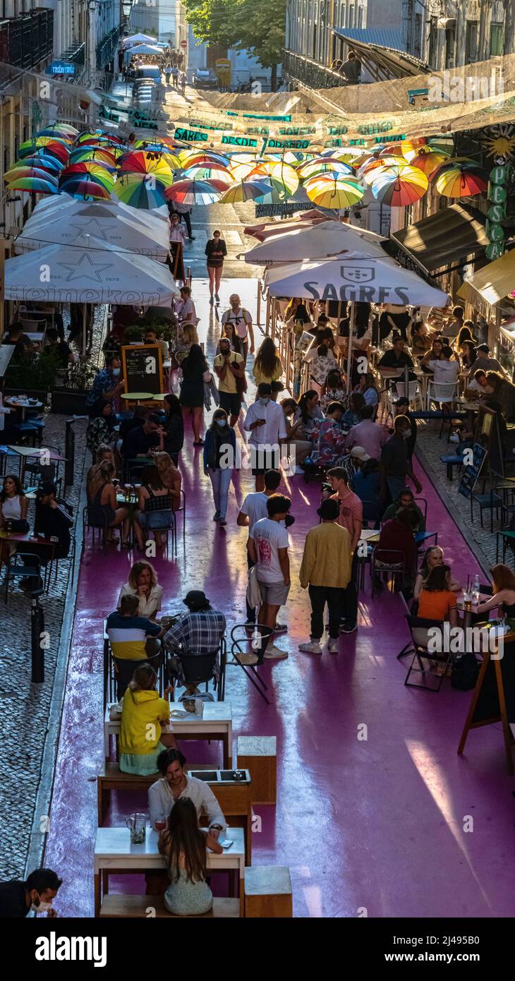 Fête populaire dans le quartier de Chiado, Lisbonne, Portugal. Banque D'Images