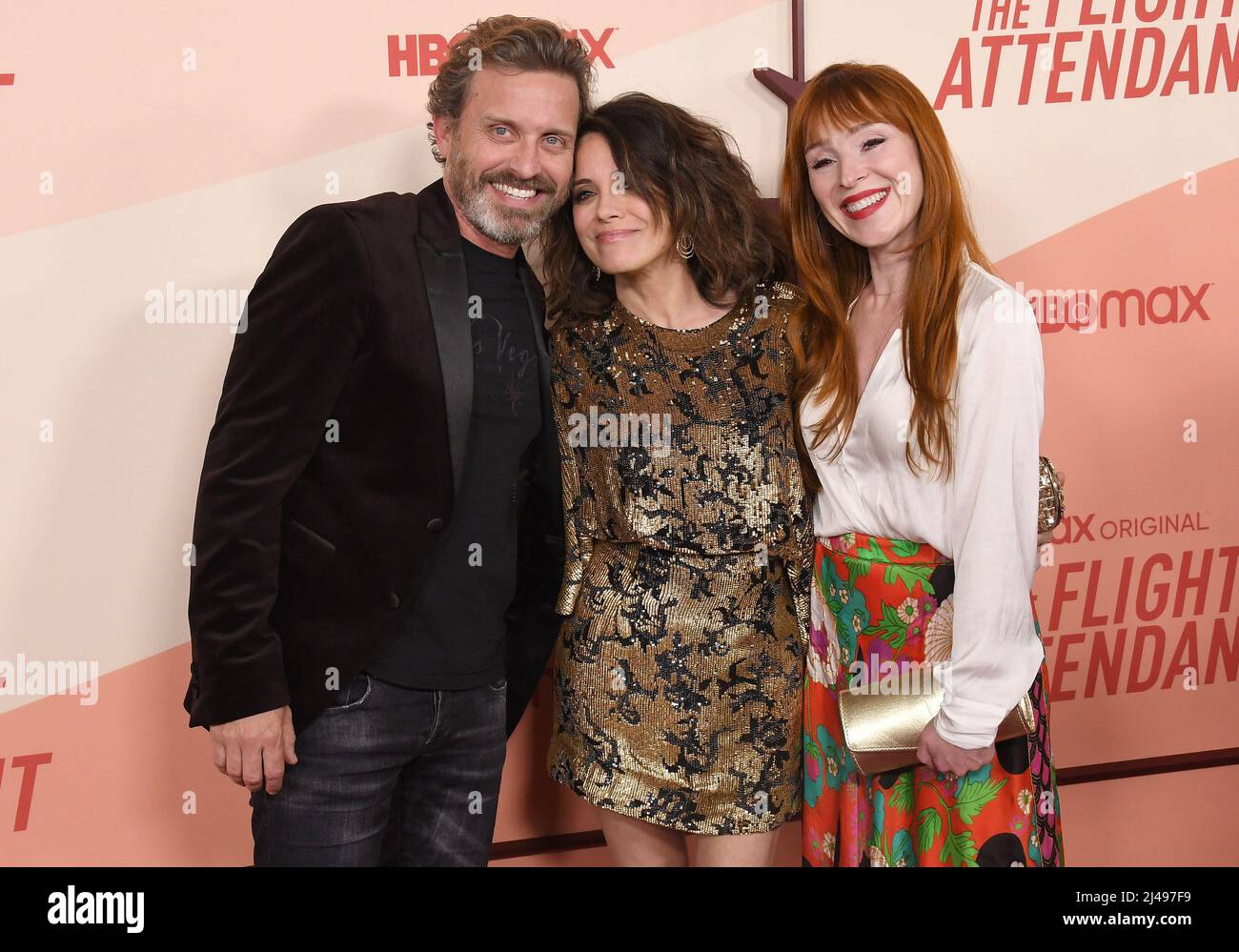 Hollywood, CA, 12 avril 2022. (G-D) Rob Benedict, Alana Ubach et Ruth Connell à la série originale de HBO Max' L'ACCOMPAGNATEUR DE VOL saison 2 première tenue au Pacific Design Center à West Hollywood, CA le mardi 12 avril 2022. (Photo de la Sathanlee B. Mirador/Sipa USA) Banque D'Images